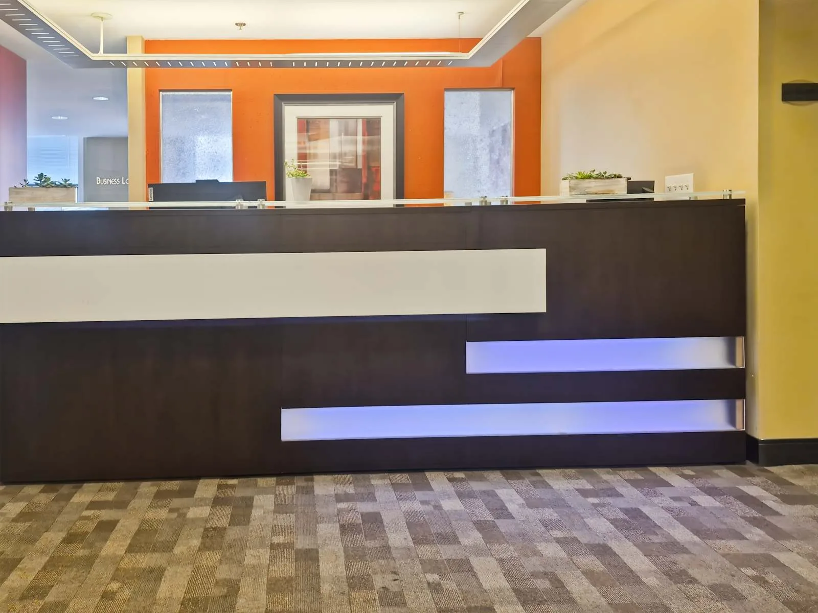 Regus KY, Louisville – MET Building, Reception, Louisville, KY