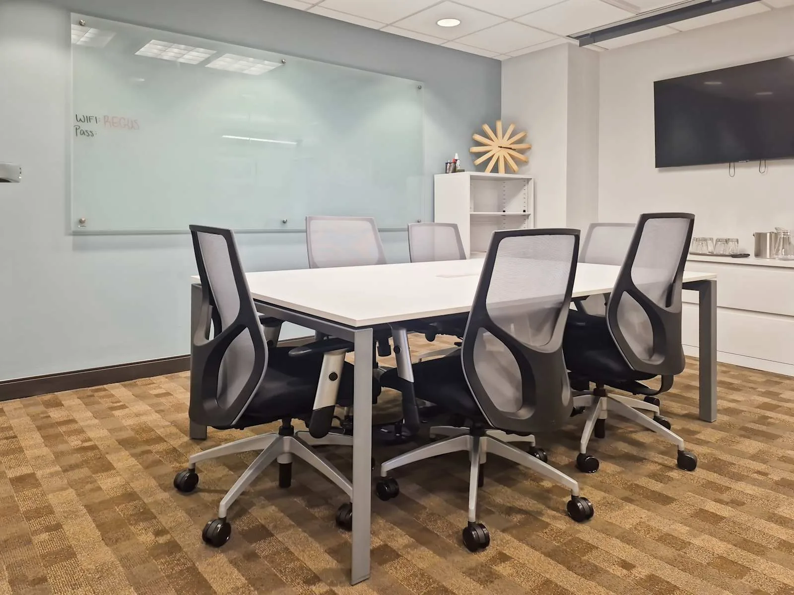 Regus KY, Louisville – MET Building, Meeting room for 6 people, Louisville, KY
