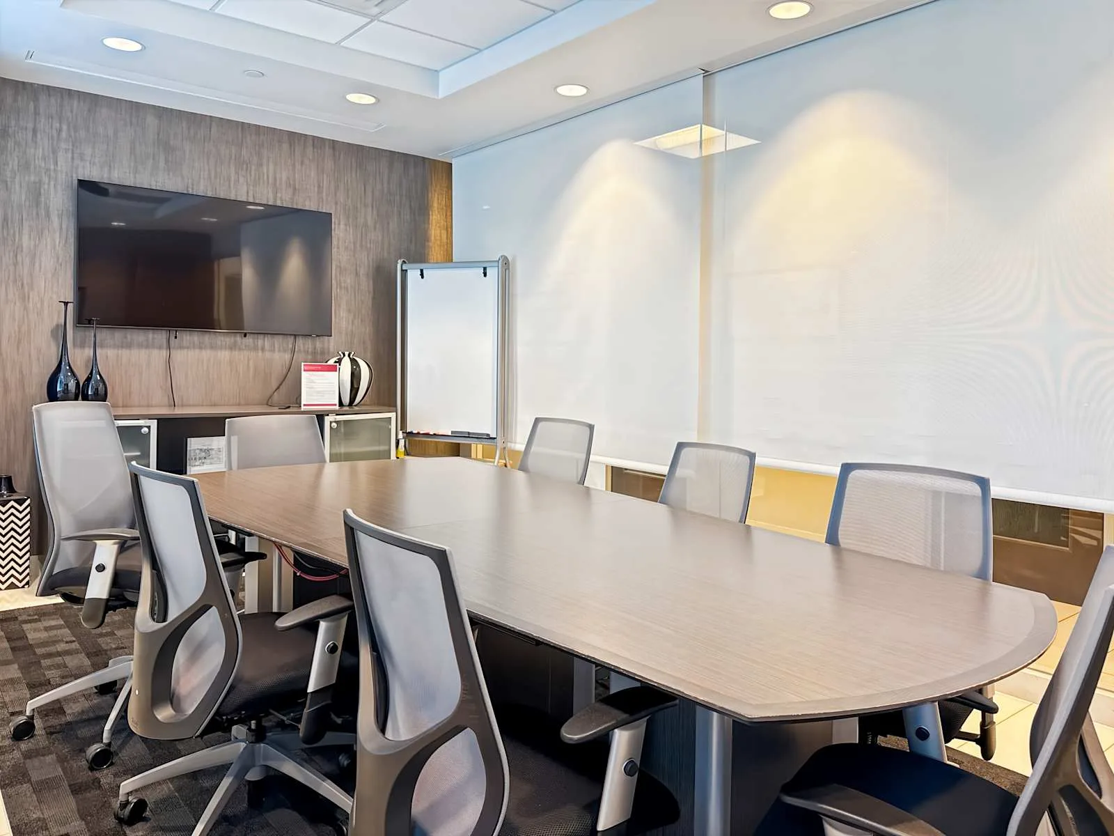 Regus KY, Louisville - Ormsby III Forest Green, Meeting room for 8 people, Louisville, KY