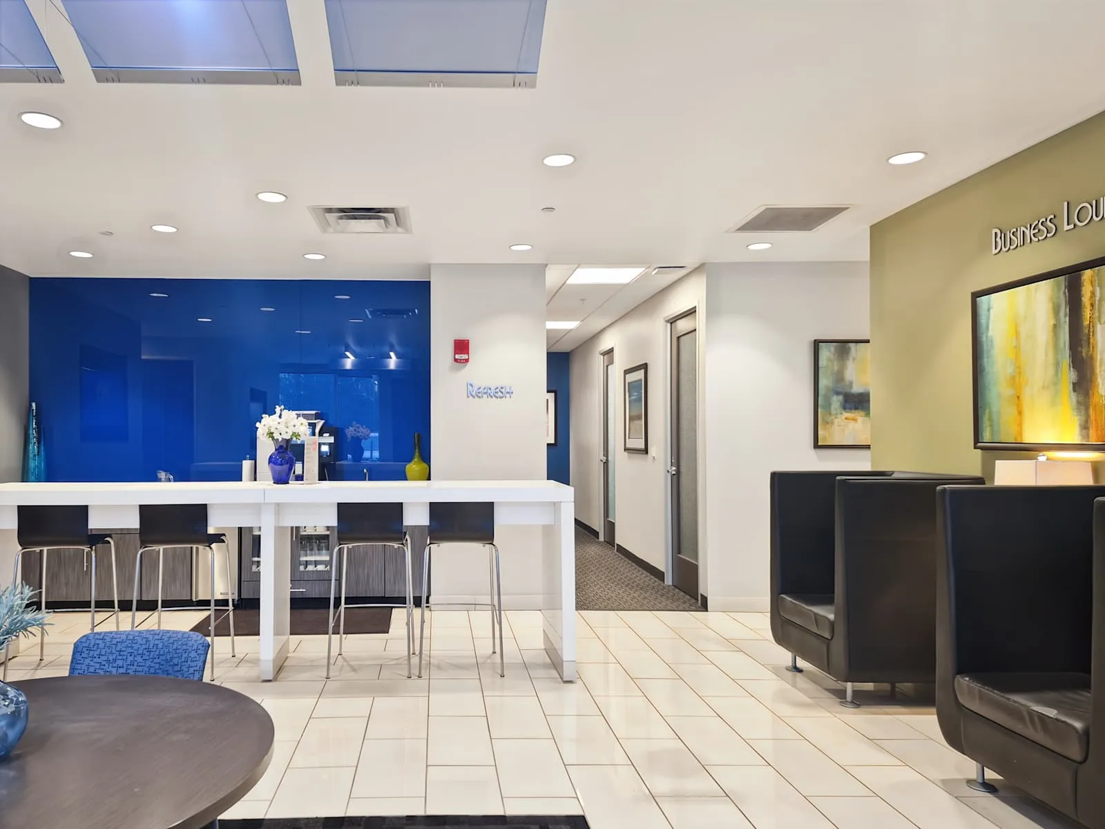 Regus KY, Louisville - Ormsby III Forest Green, Lounge, Louisville, KY