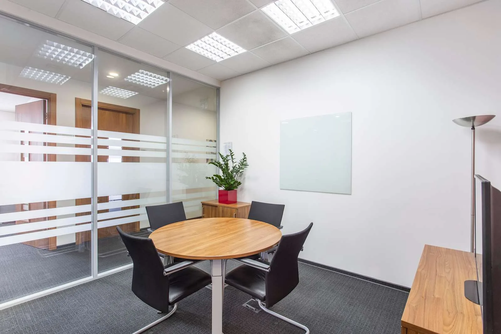 Regus Kyiv, Gulliver, Meeting room for 4 people, Kyiv
