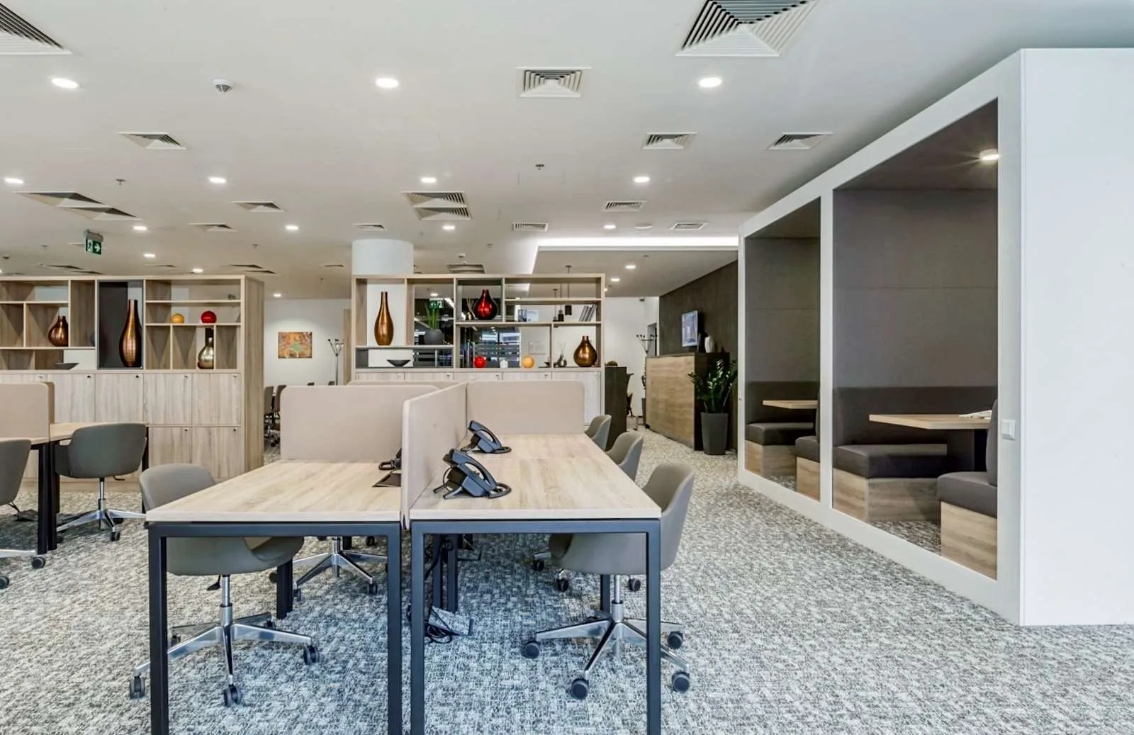 Regus KYIV, IQ Centre, Open-plan office, Kyiv