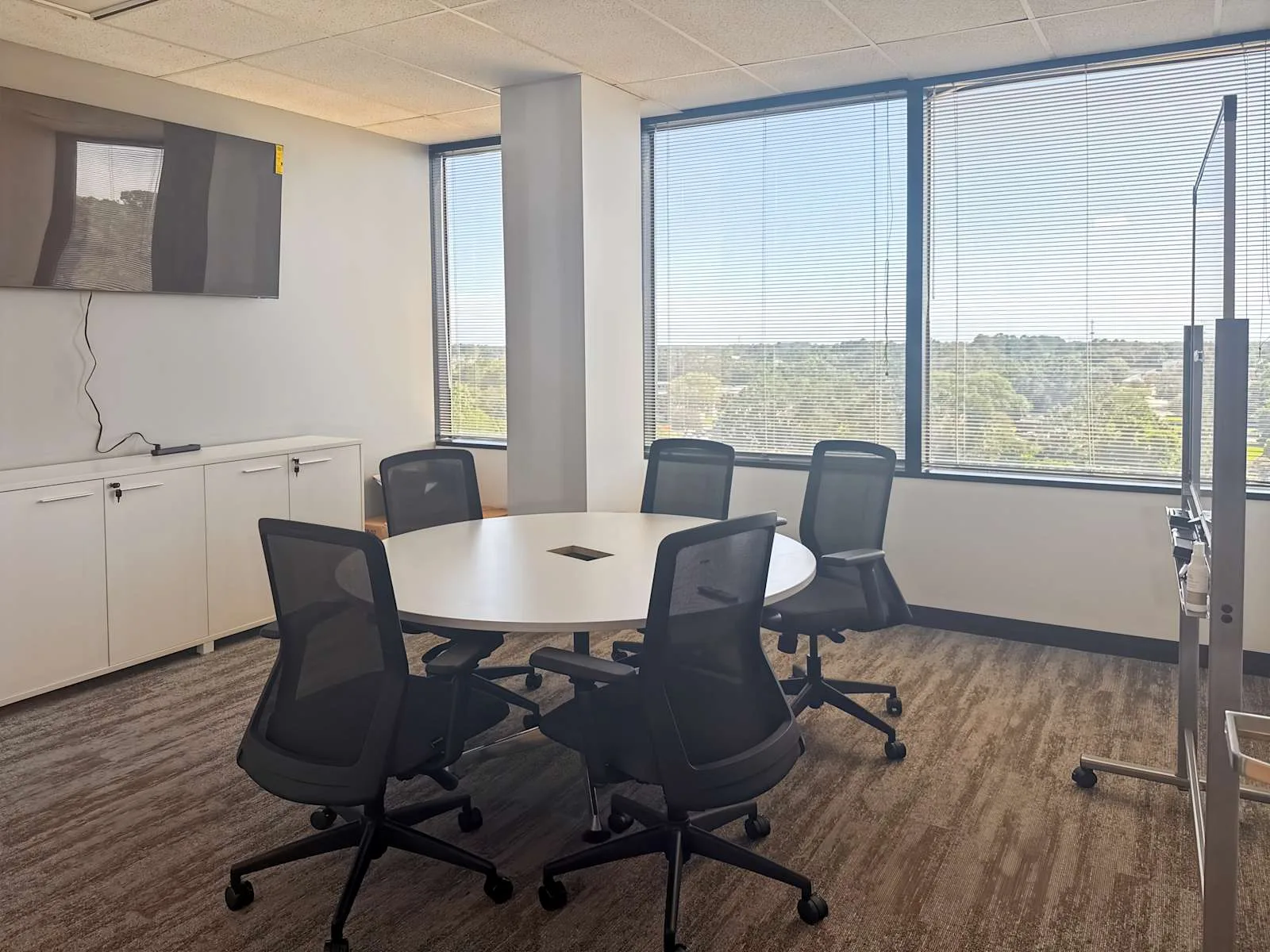 Regus LA, Lafayette - W. Pinhook Rd., Meeting room for 5 people, Lafayette, LA