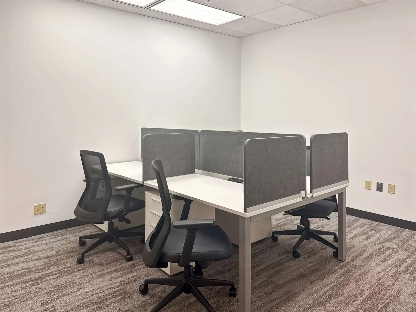 Regus LA, Lafayette - W. Pinhook Rd., Private office, 4 desks, Lafayette, LA
