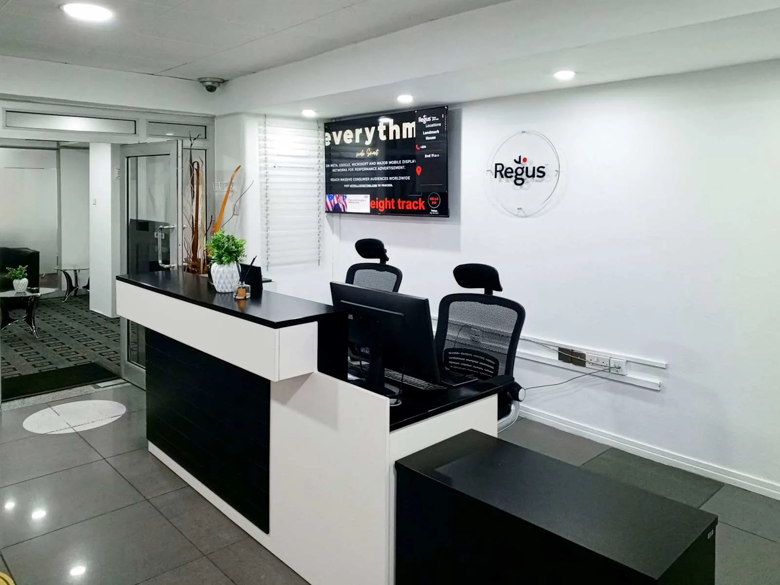 Regus LAGOS, Mulliner Towers, Reception, Lagos, Nigeria