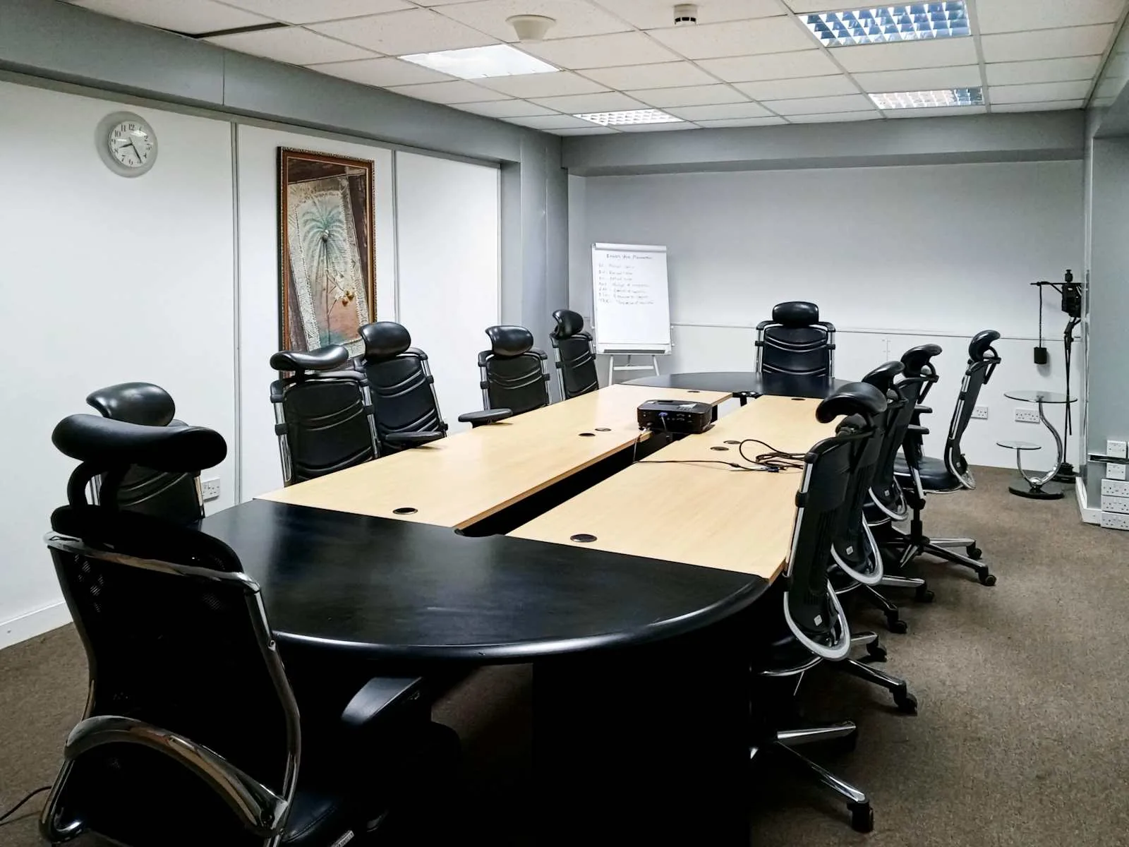 Regus LAGOS, Mulliner Towers, Meeting room for 12 people, Lagos, Nigeria