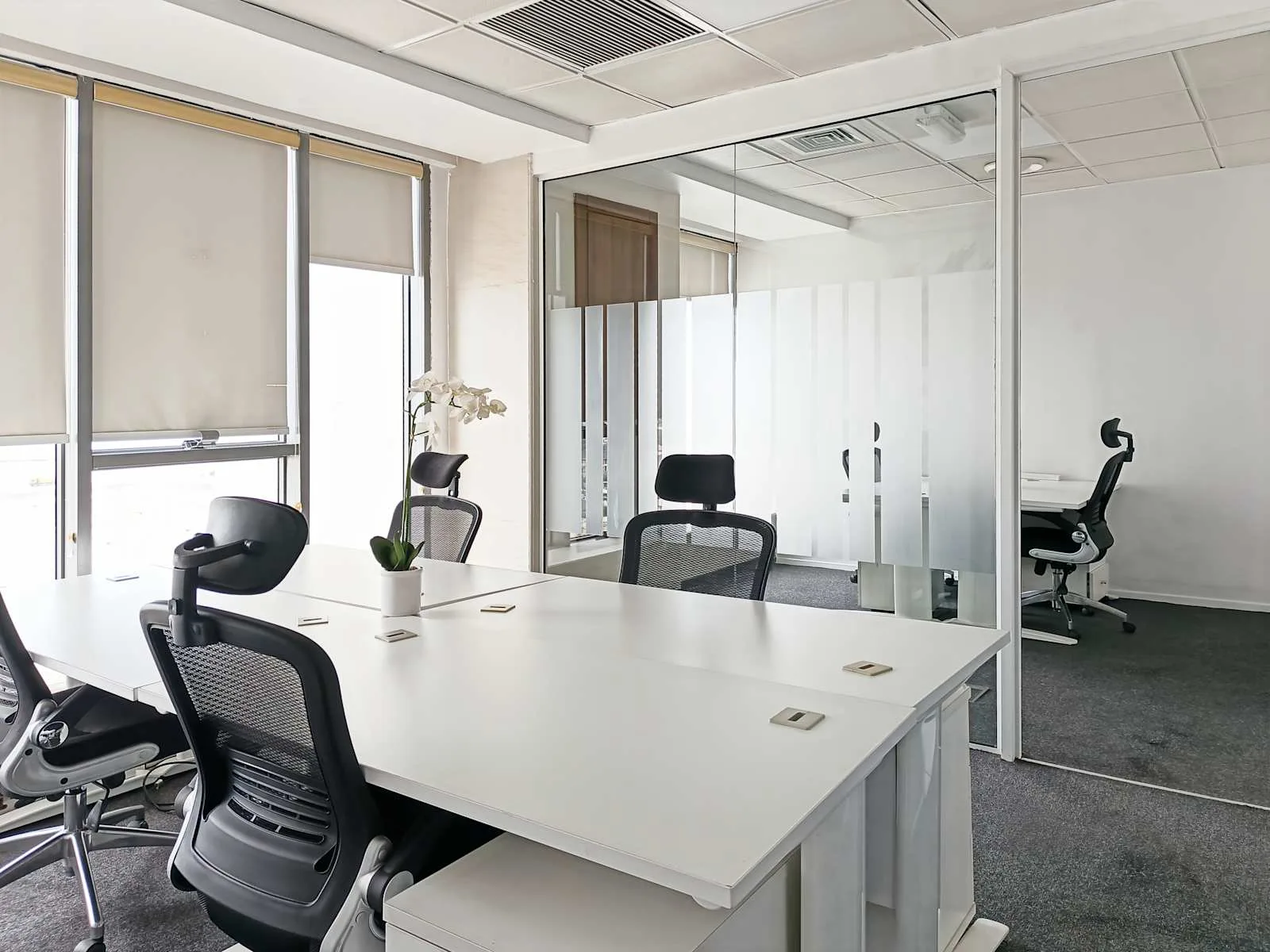 Regus Lagos, VI Waterfront, Private office, 4 desks, Lagos, Nigeria