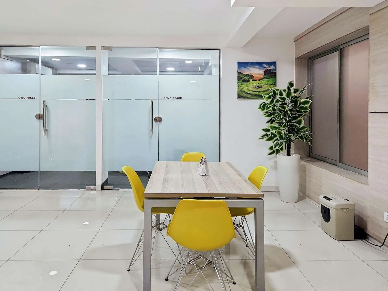 Regus Lagos, The Zone, Meeting room for 5 people, Lagos, Nigeria