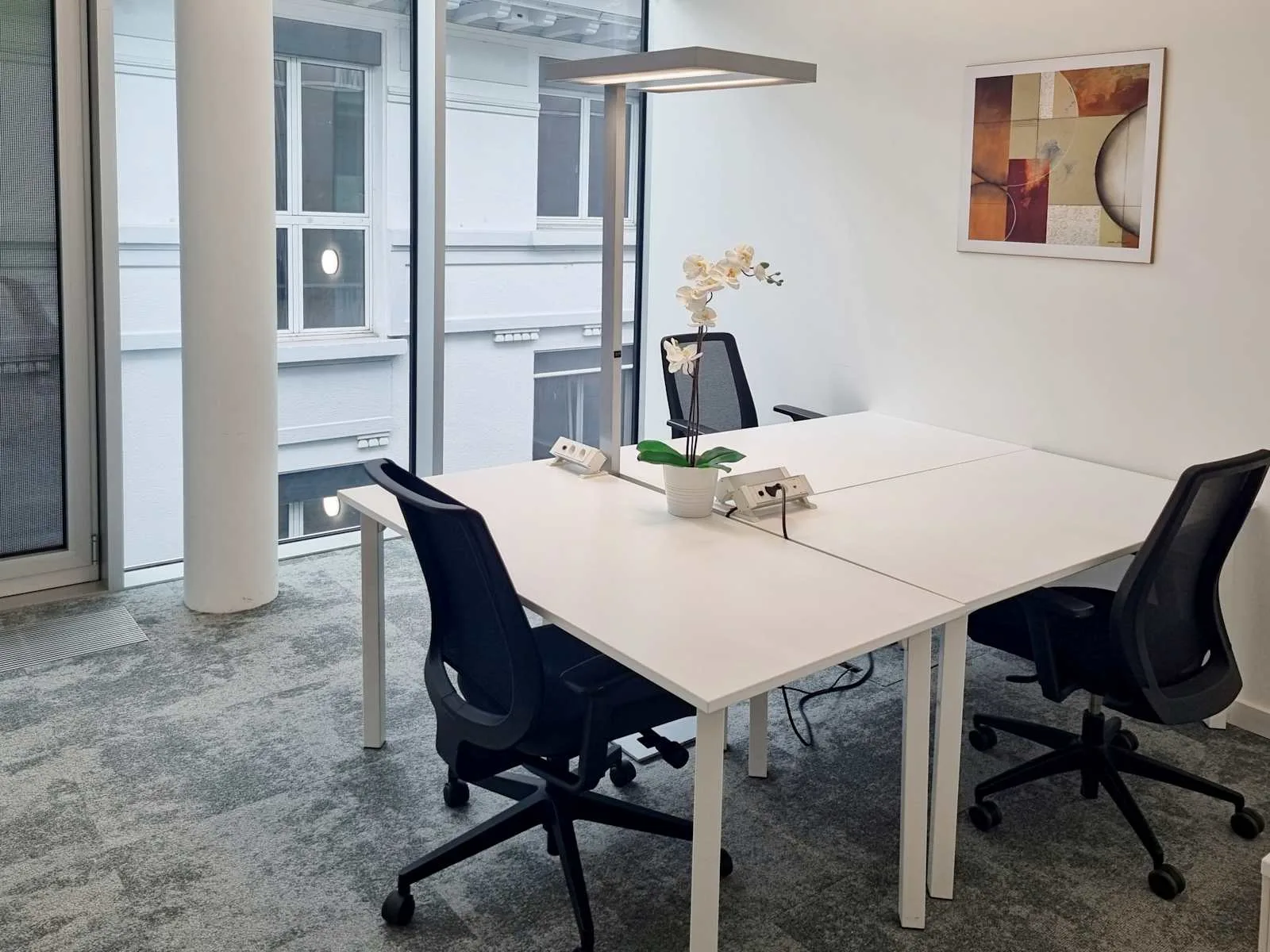 Regus LAUSANNE, City Flon, Ufficio privato con 4 postazioni, Losanna