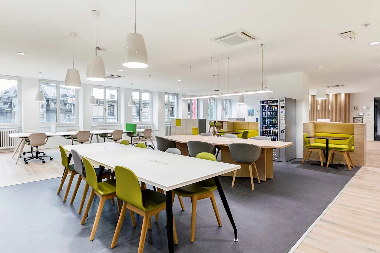 Regus LAUSANNE, Main Station, Cafeteria, Lausanne
