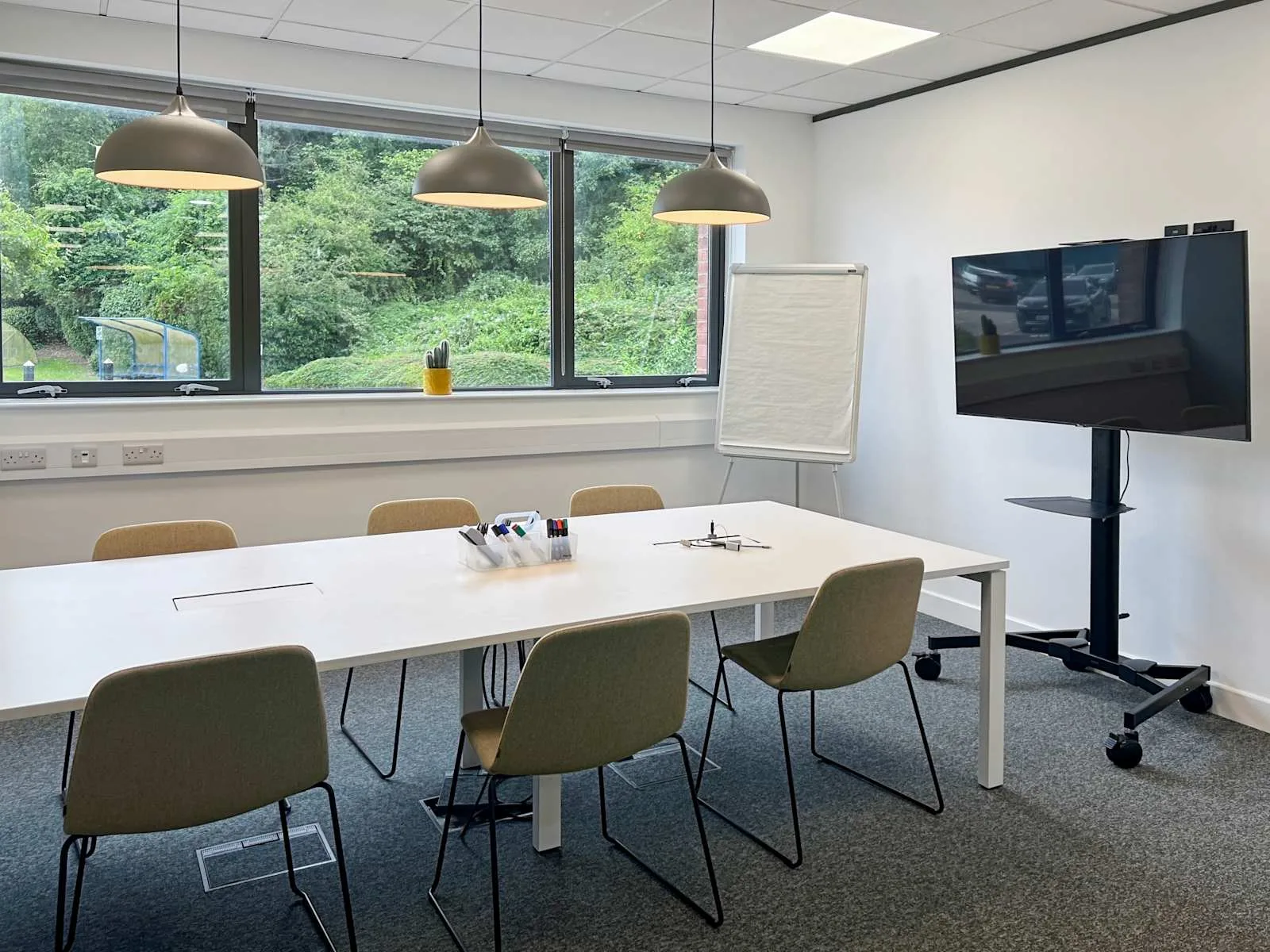 Regus Leamington Spa, Nicholls House, Meeting room for 6 people, Leamington Spa