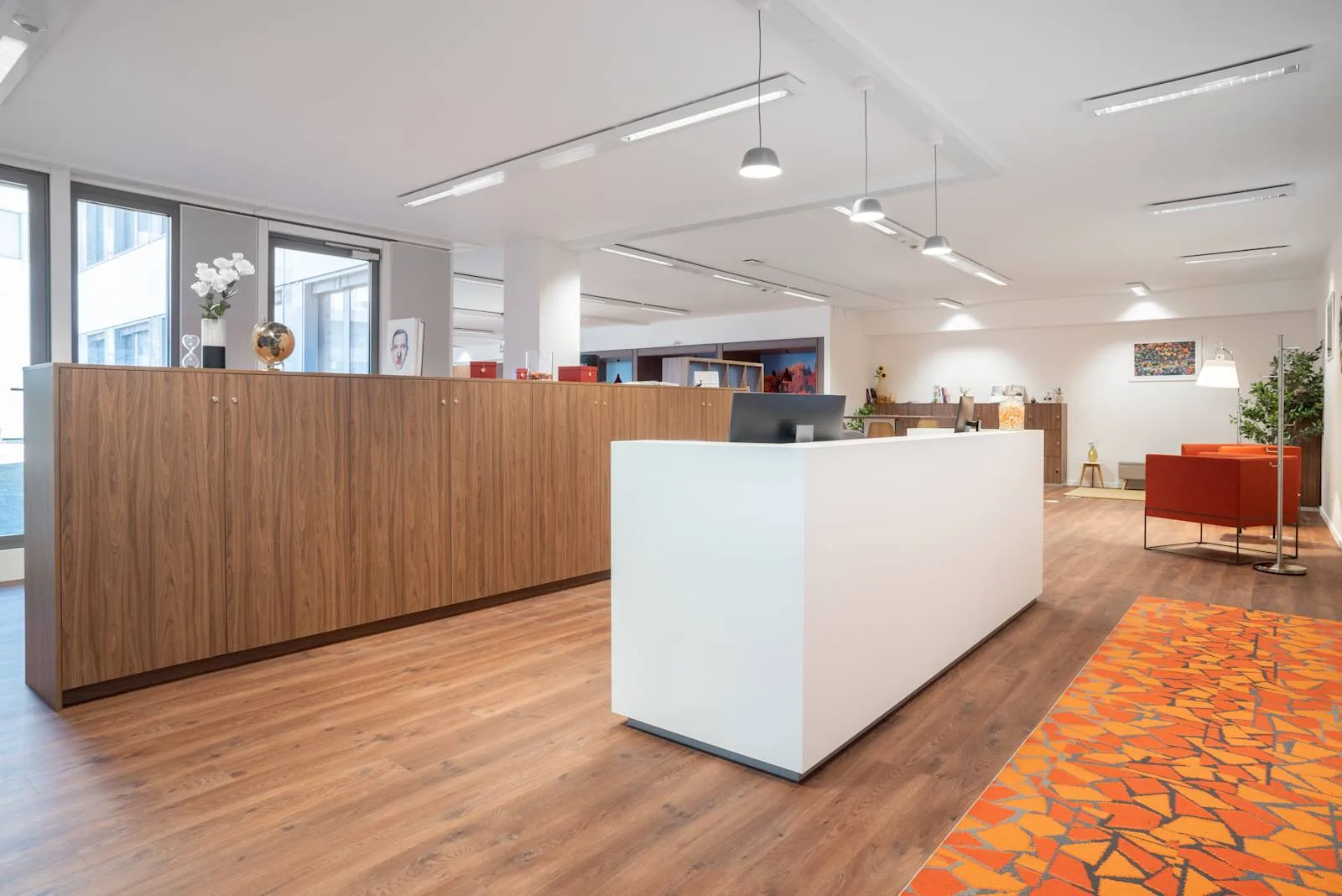 Regus LEUDELANGE, Altitude, Reception, Leudelange
