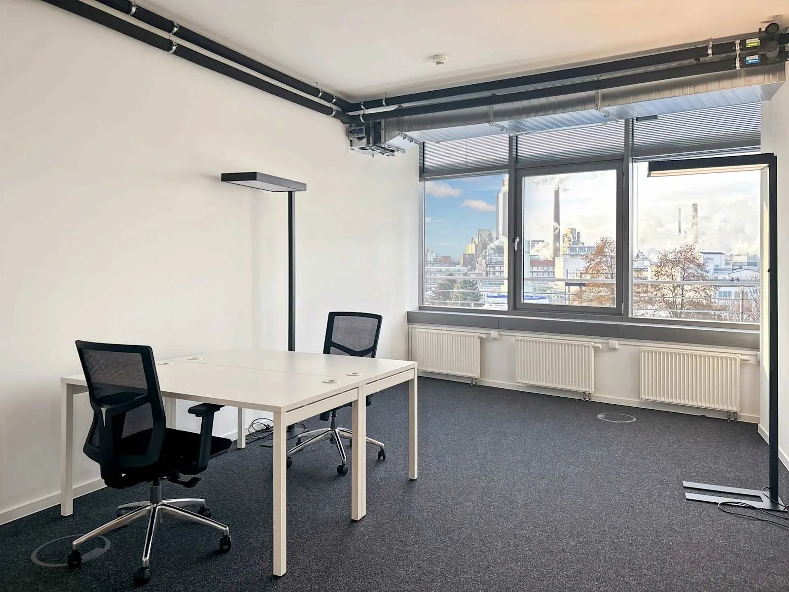 Regus LEVERKUSEN, Globe, Privatbüro mit 2 Arbeitsplätzen, Leverkusen