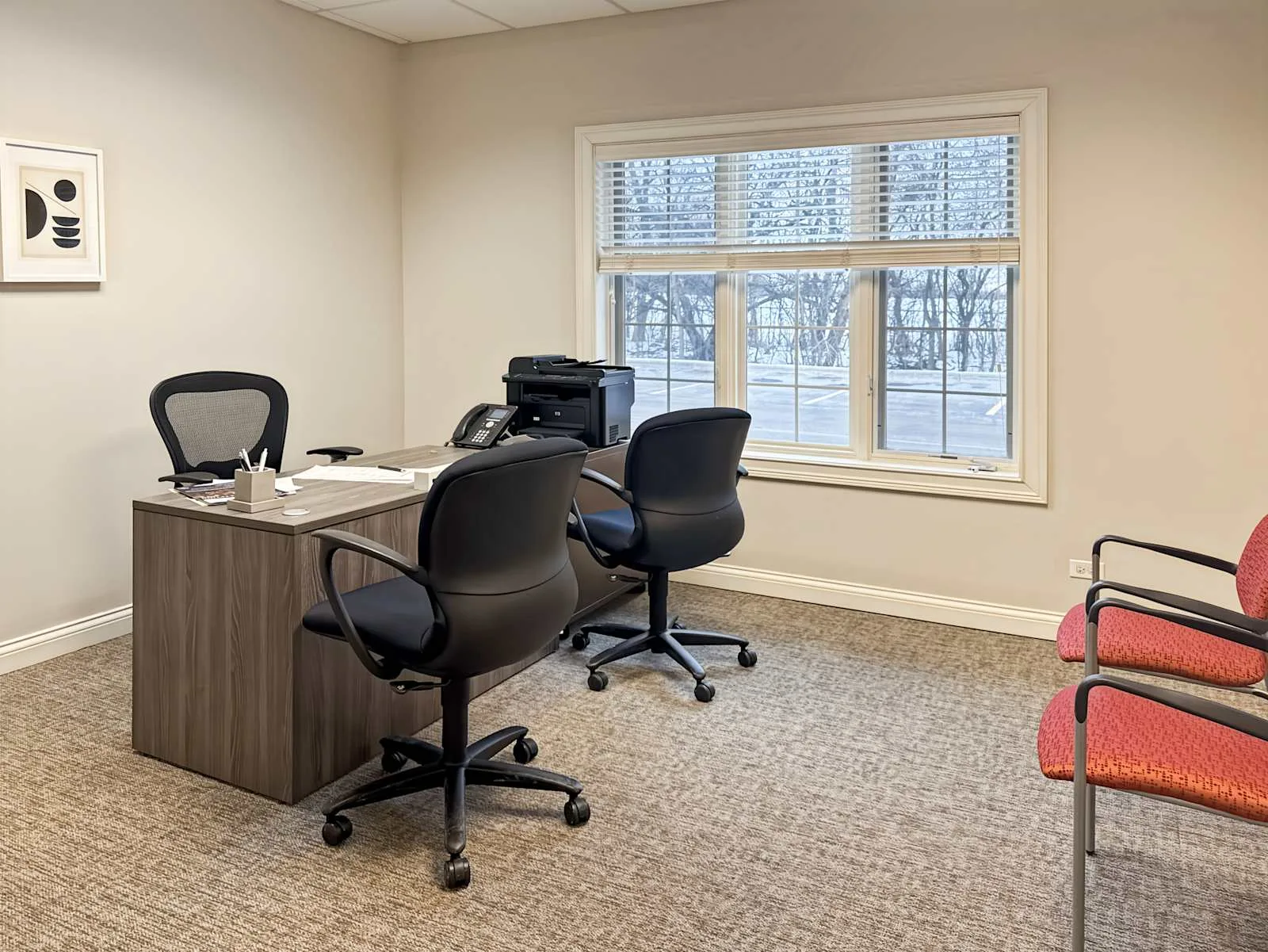 Regus IL, Libertyville - Winchester Rd, Private office, 2 desks, Libertyville, IL