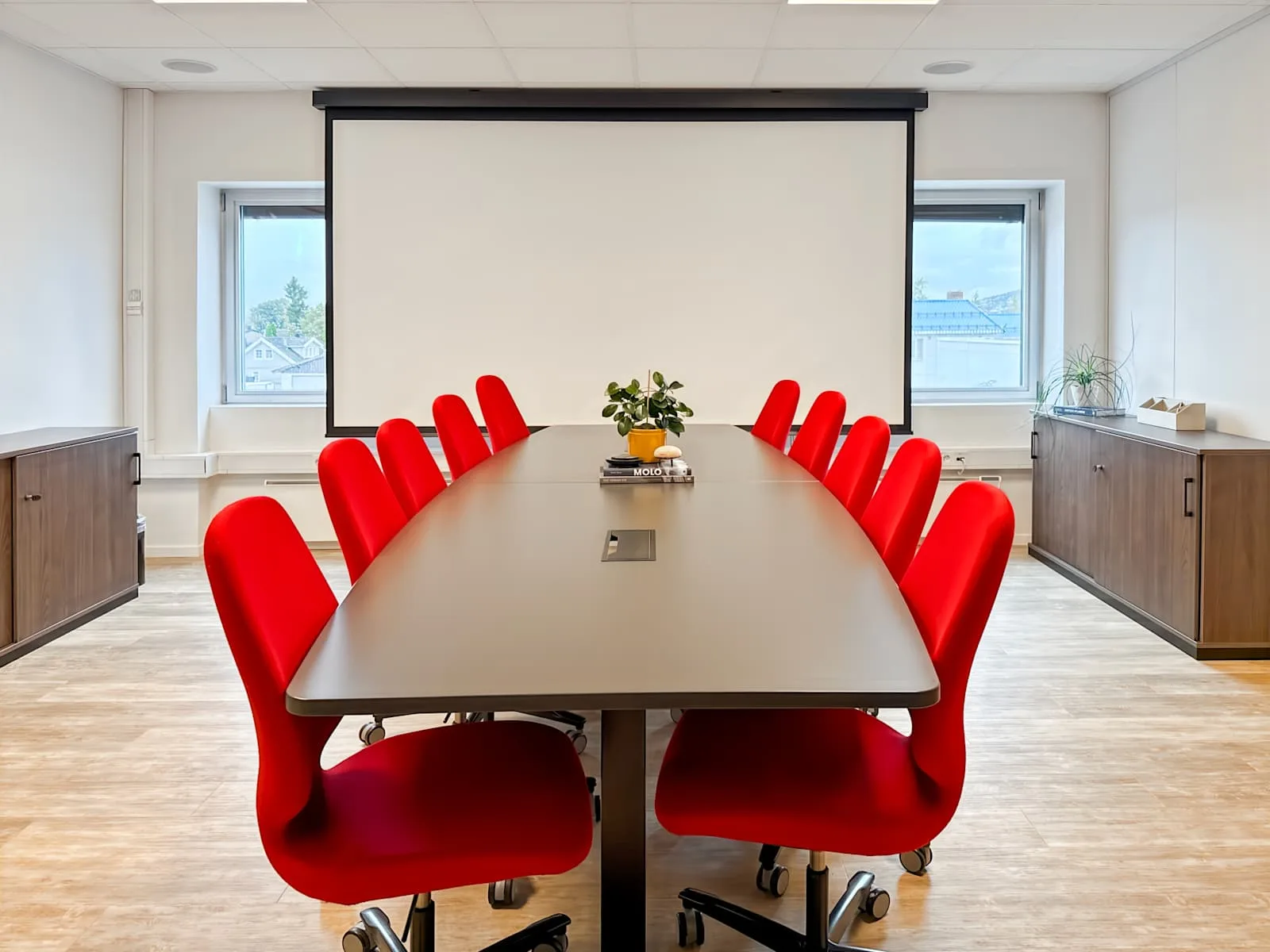 Regus Lillestrøm, Elvesvingen, Møterom for 12 personer, Lillestrøm