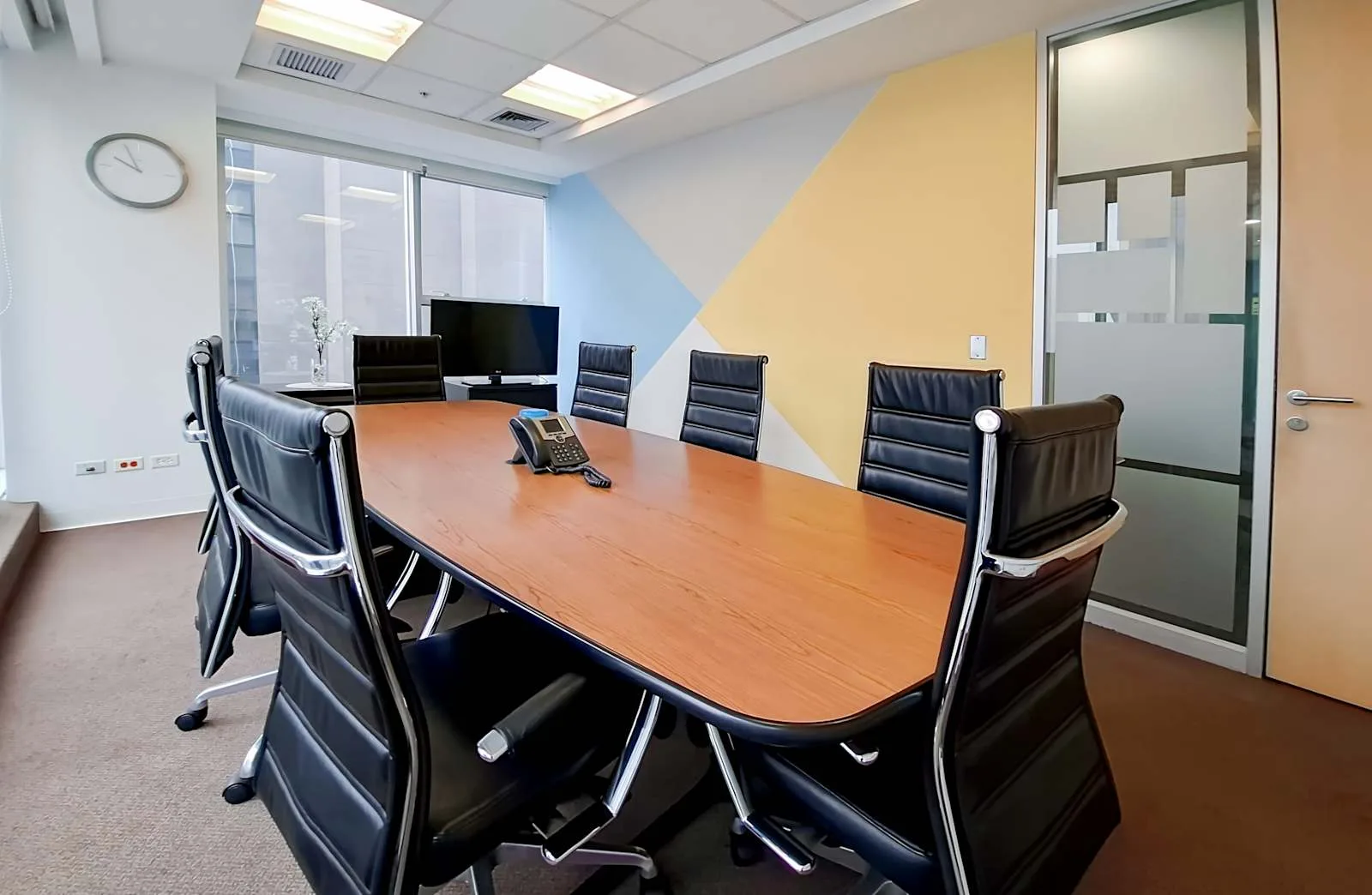 Regus LIMA, Platinum Plaza I, Sala de reuniones para 8 personas, Lima