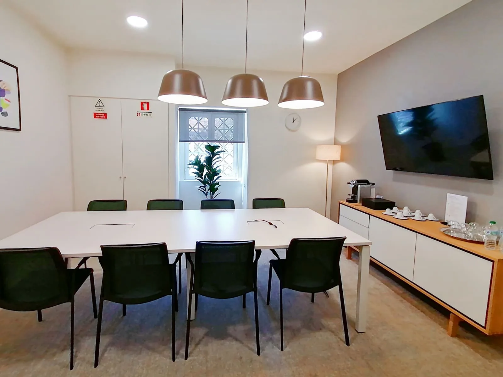 Regus Lisbon, Dom João V, Meeting room for 8 people, Lisbon
