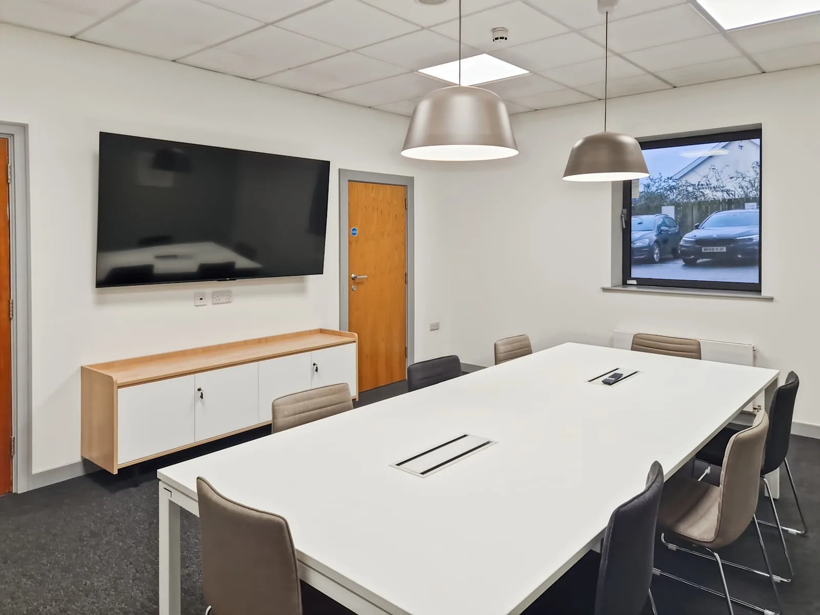 Regus Lisburn, Linenhill House, Meeting room for 8 people, Lisburn