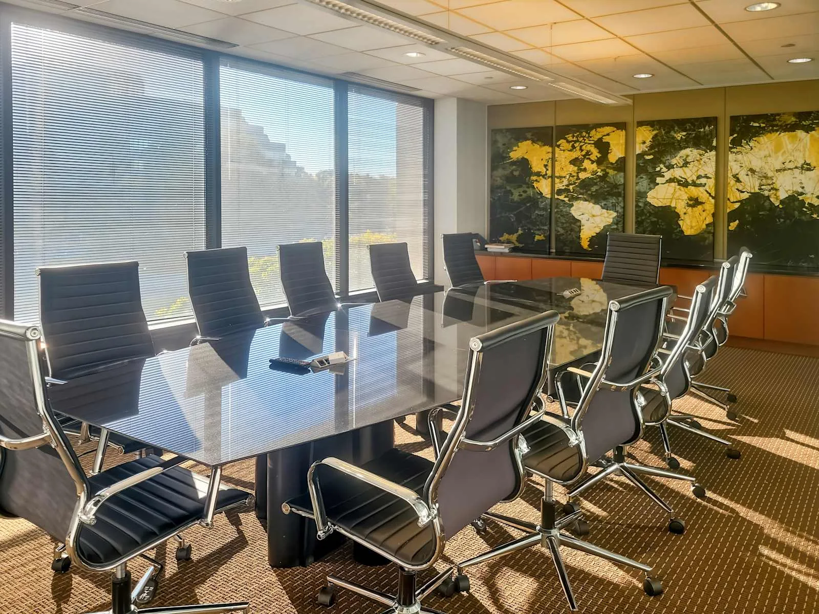 Regus IL, Lisle - 4200 Commerce Ct, Meeting room for 12 people, Lisle, IL