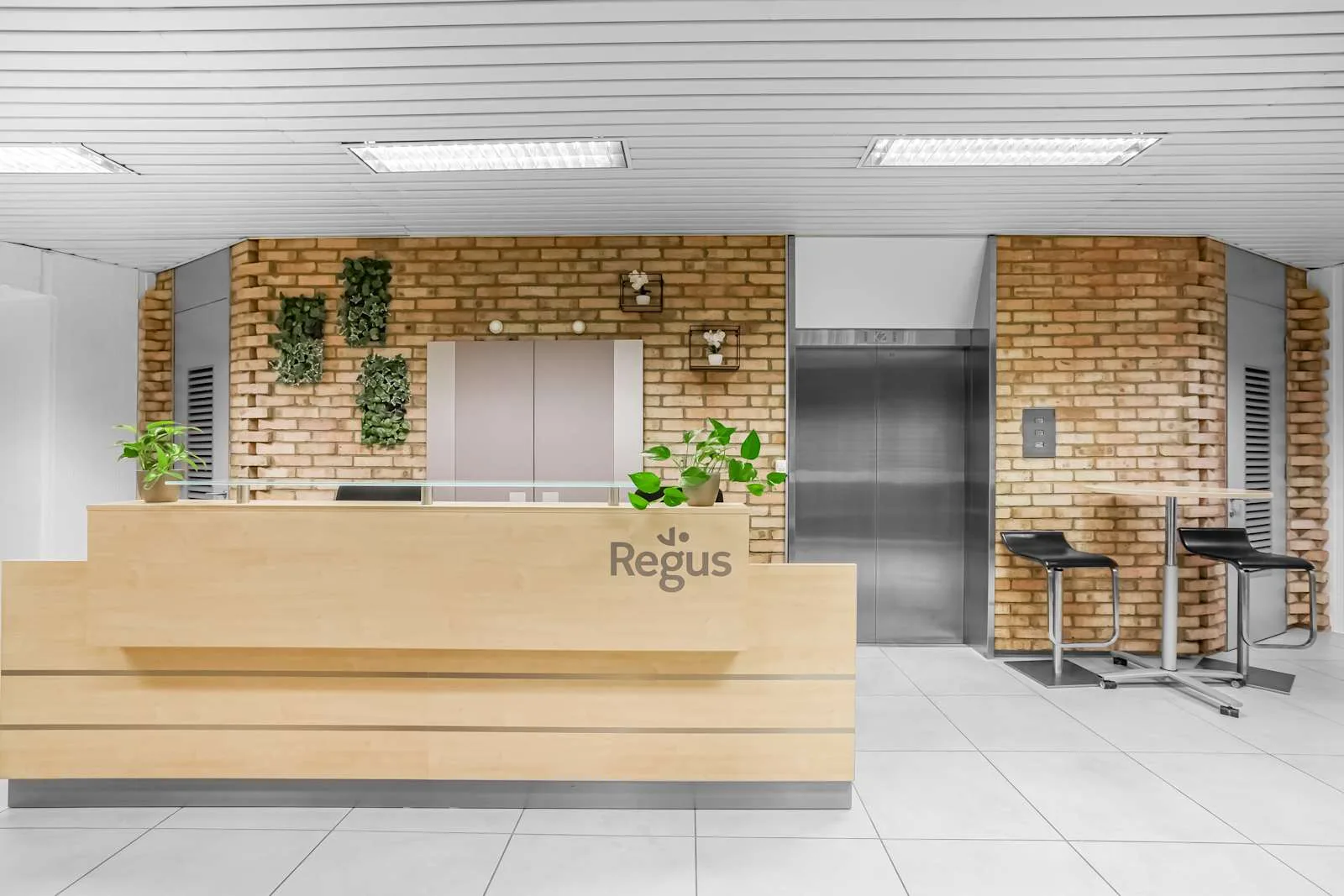 Regus Ljubljana, City Centre - Republic Square, Reception, Ljubljana