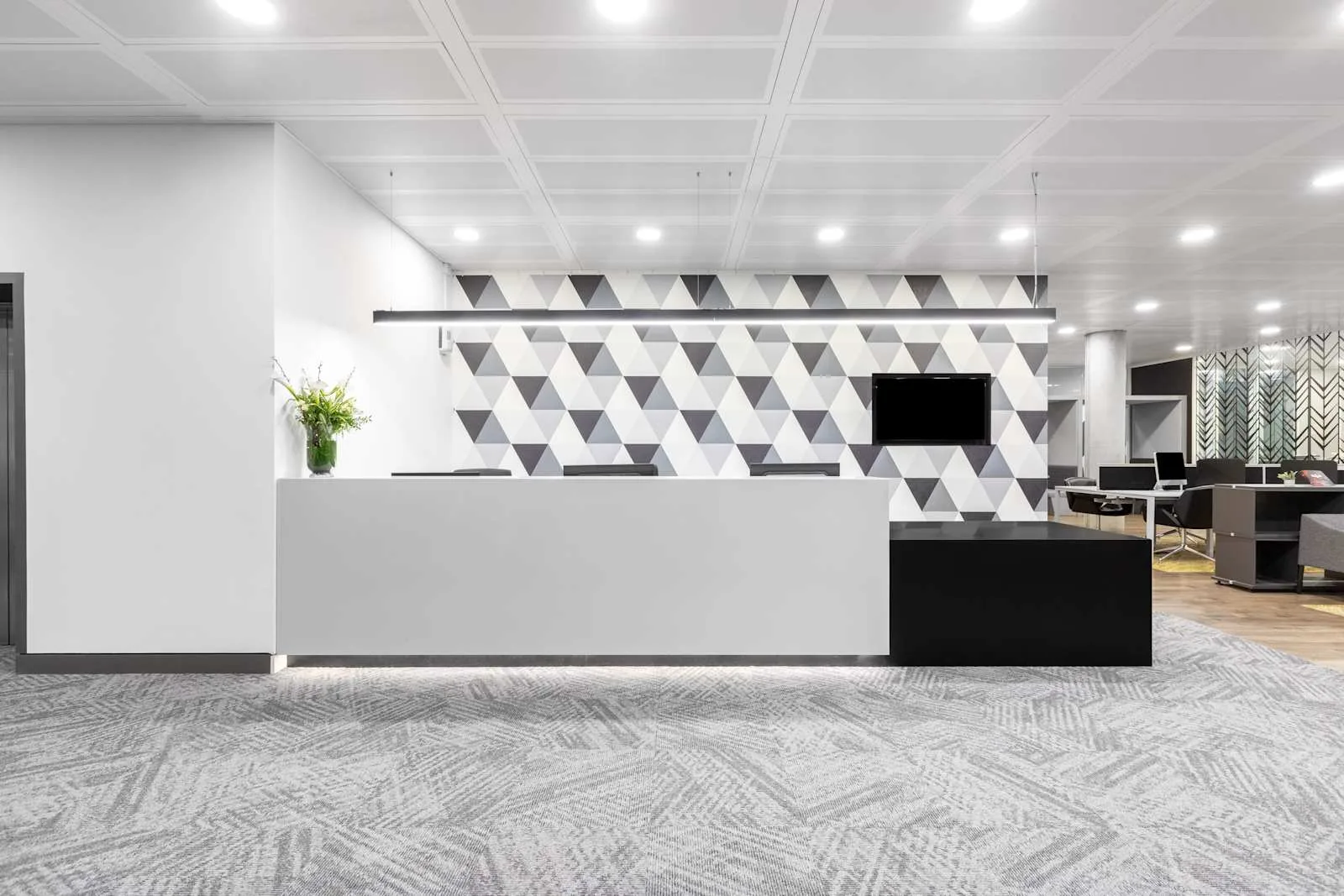 Regus LONDON, Chiswick Park, Reception, Brentford