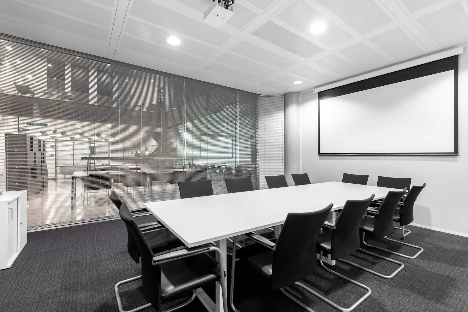 Regus LONDON, Chiswick Park, Meeting room for 12 people, Brentford