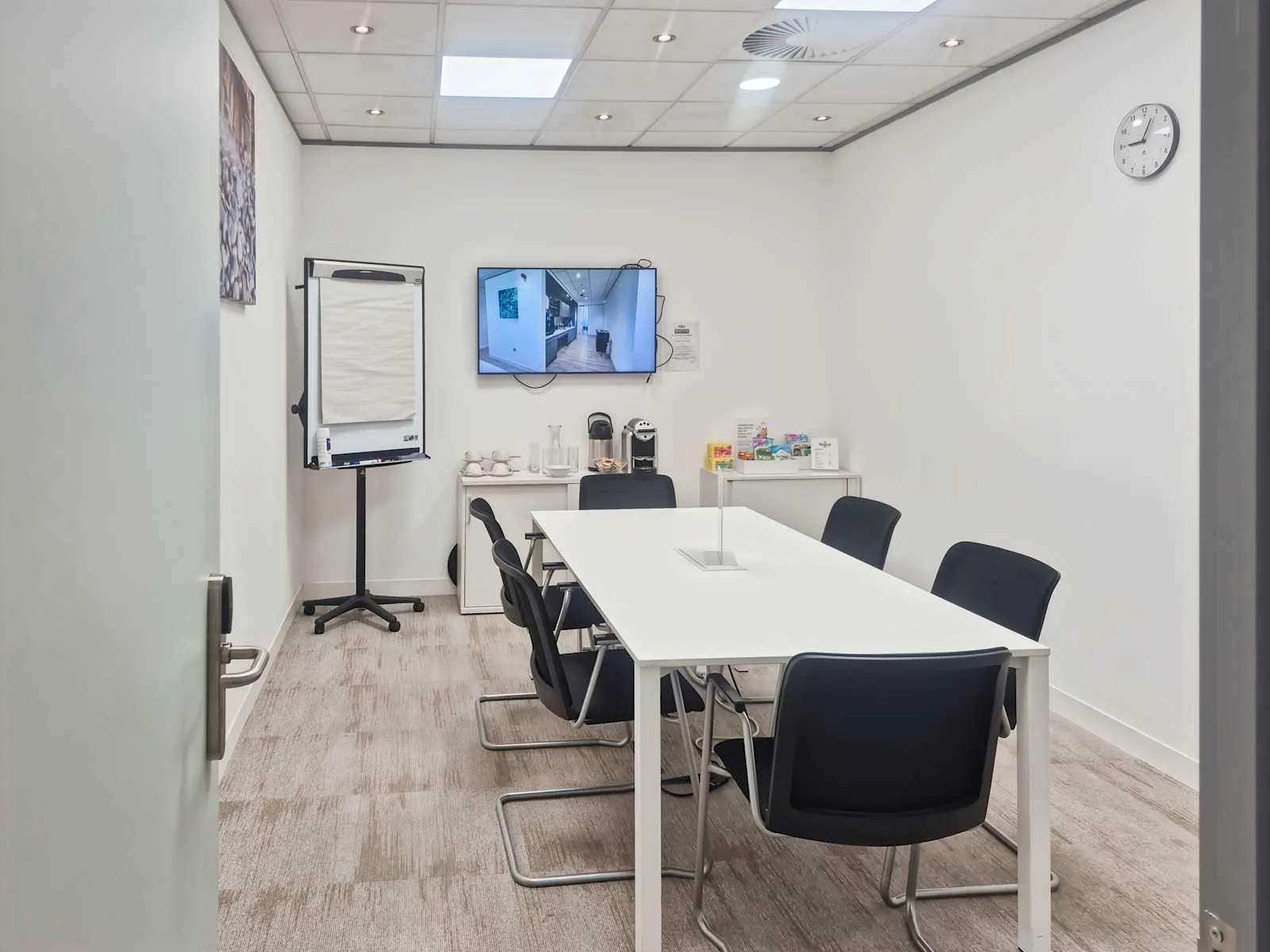 Regus LONDON, Enfield, Innova Park, Meeting room for 6 people, Waltham Abbey