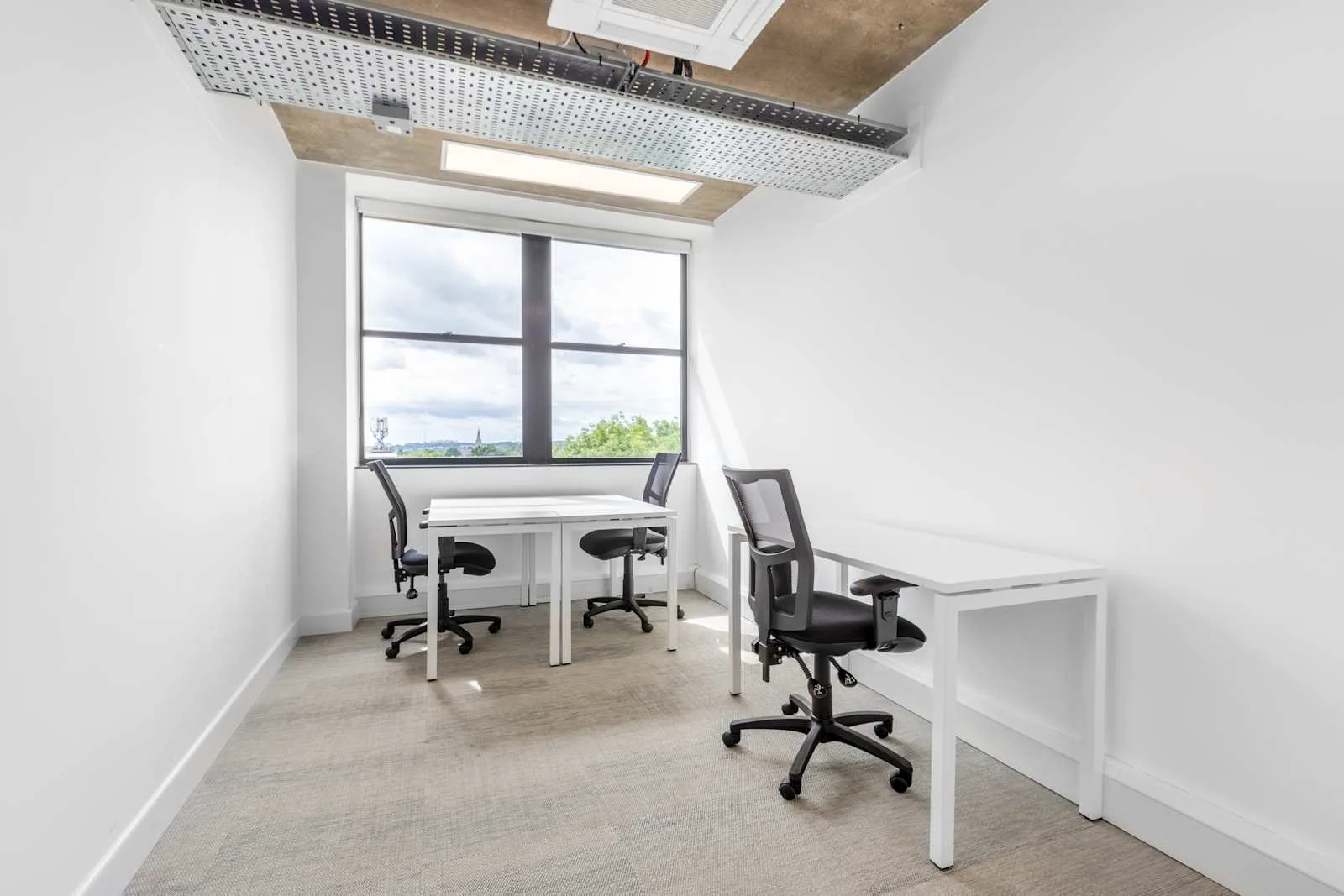 Regus LONDON, The Grange Southgate, Private office, 3 desks, Barnet