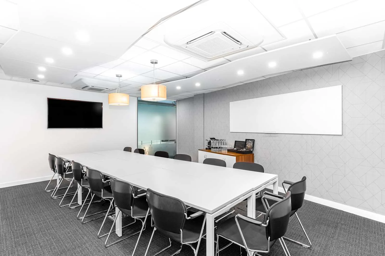 Regus LONDON, Piccadilly Circus, Meeting room for 16 people, London