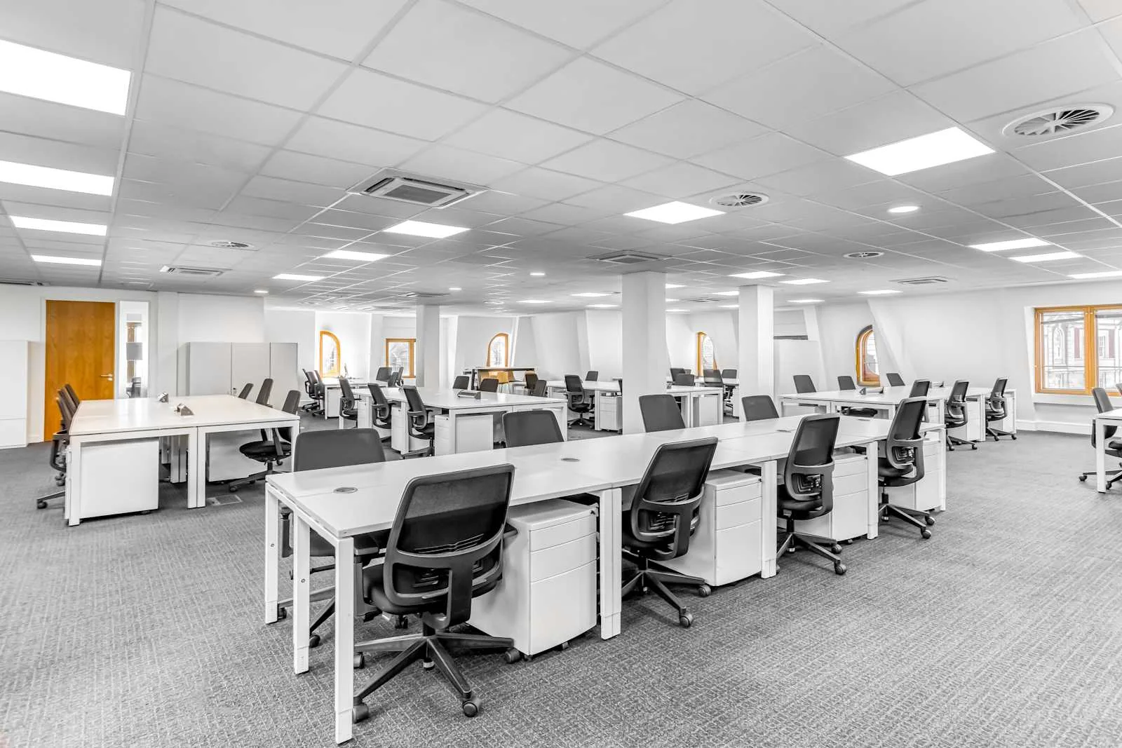 Regus LONDON, Piccadilly Circus, Open-plan office, London