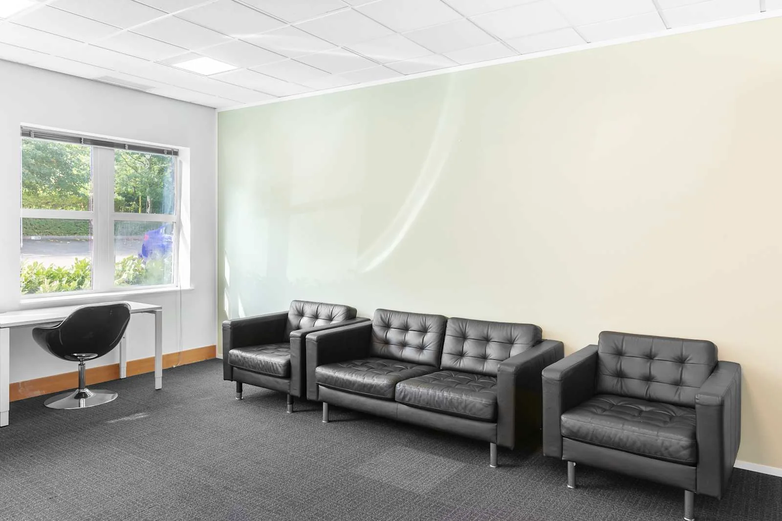 Regus LUTON, Capability Green, Lounge, Luton