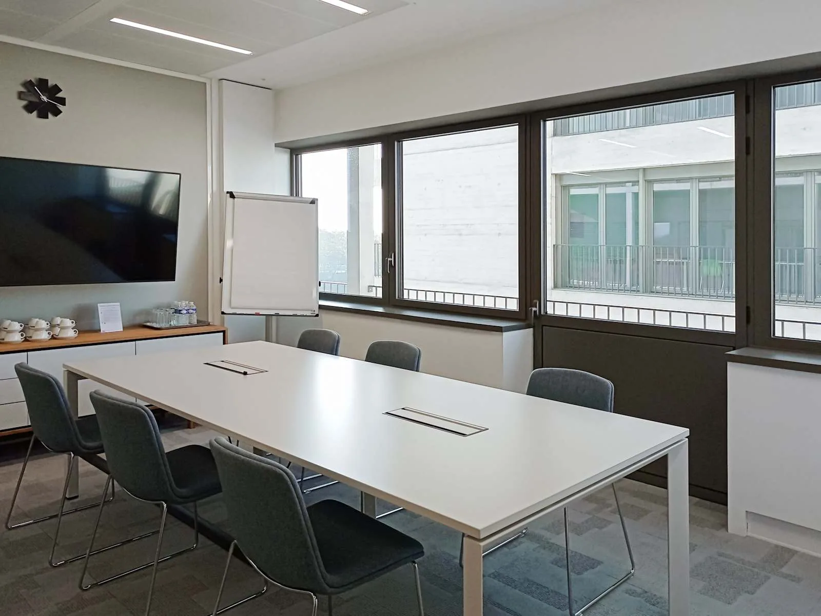 Regus Lyon, Confluence, Salle de réunion 7 personnes, Lyon 2e