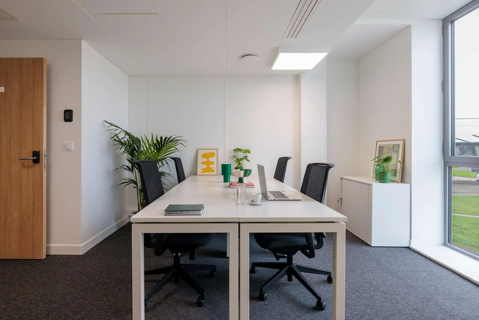 Regus Lyon, Saint Exupéry Airport, Privatbüro mit 6 Arbeitsplätzen, Genas
