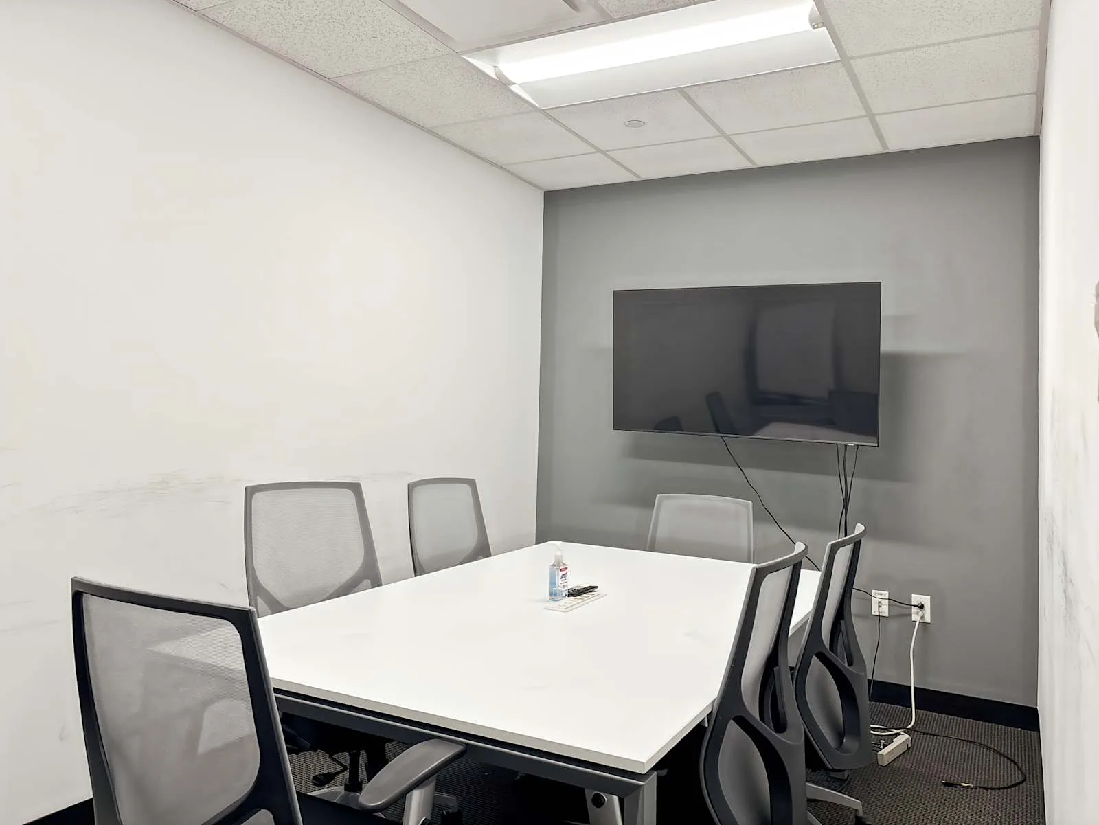 Regus MA, Boston - 101 Arch Street, Meeting room for 6 people, Boston, MA