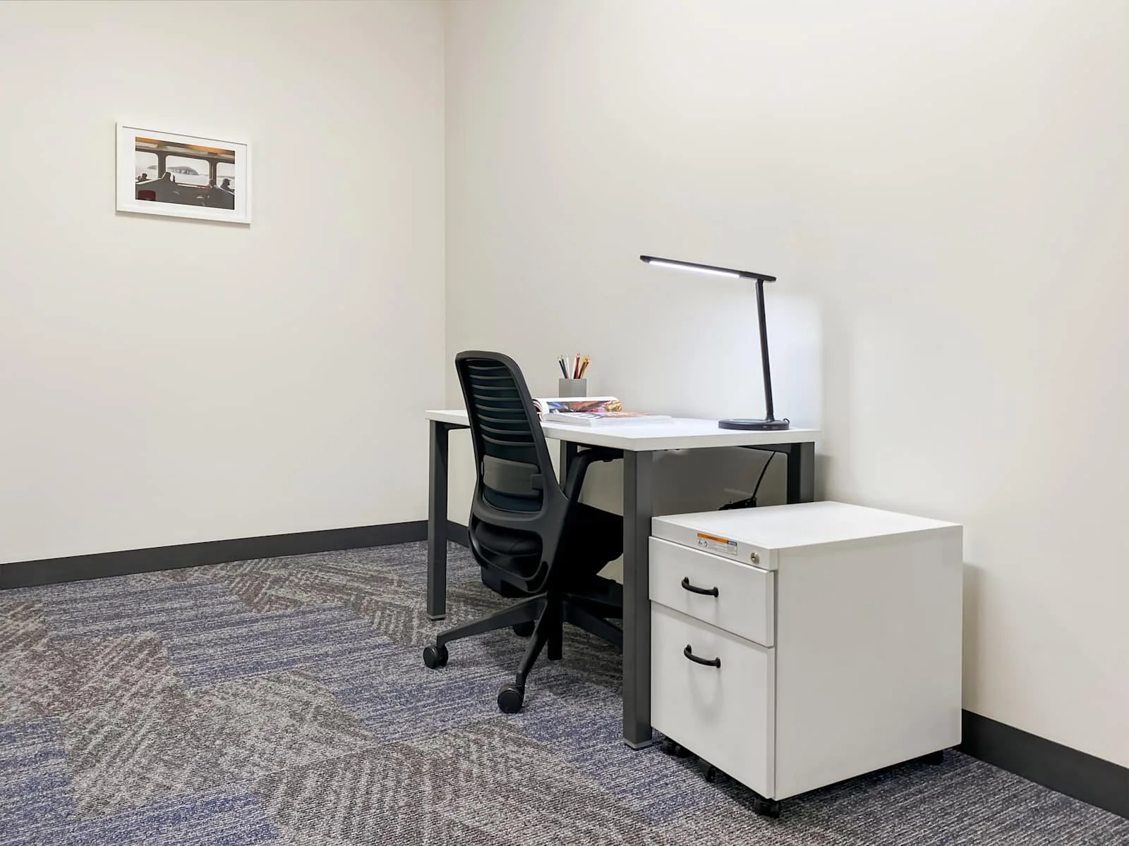 Regus MA, Boston - Lincoln St, Private office, 1 desk, Boston, MA
