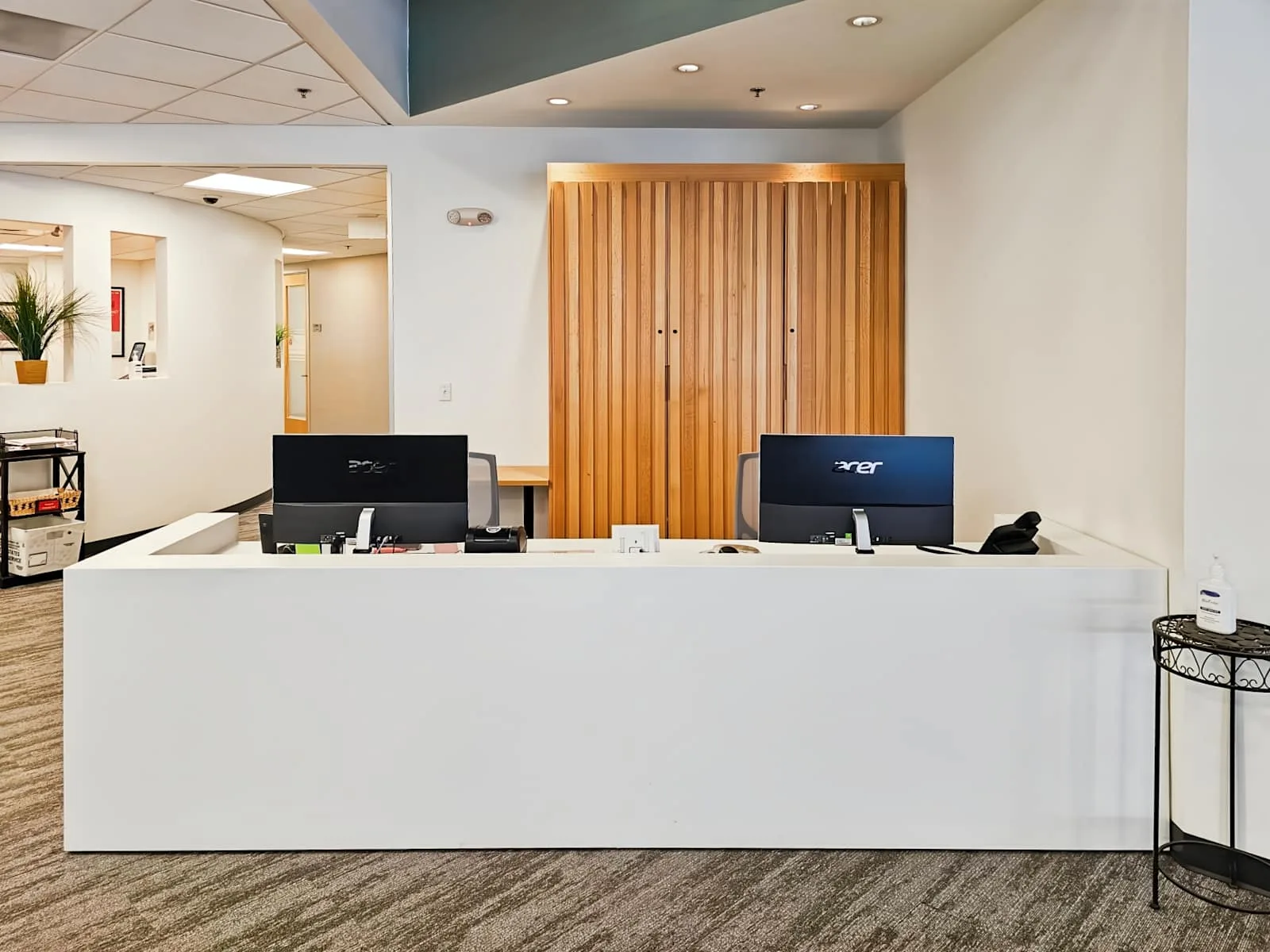 Regus MA, Burlington - The District, Reception, Burlington, MA