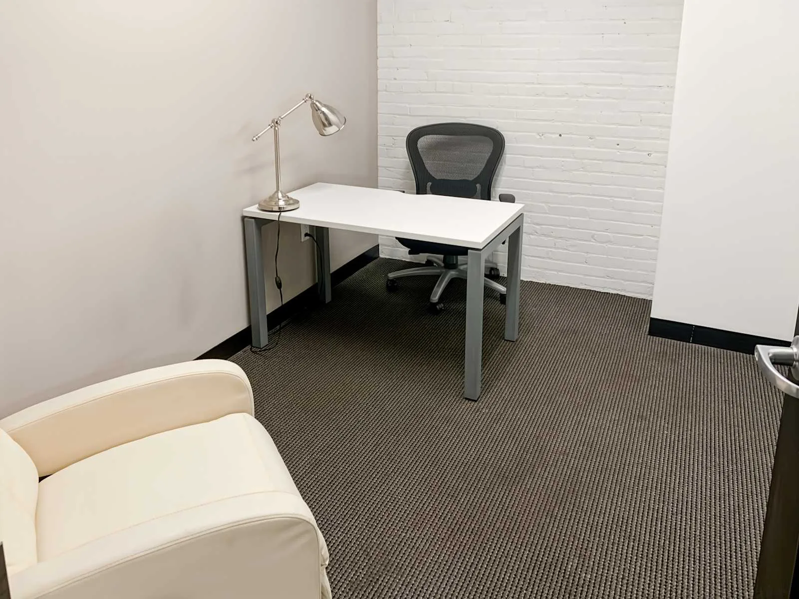 Regus MA, Charlestown - Schraffts Center, Private office, 1 desk, Charlestown, MA