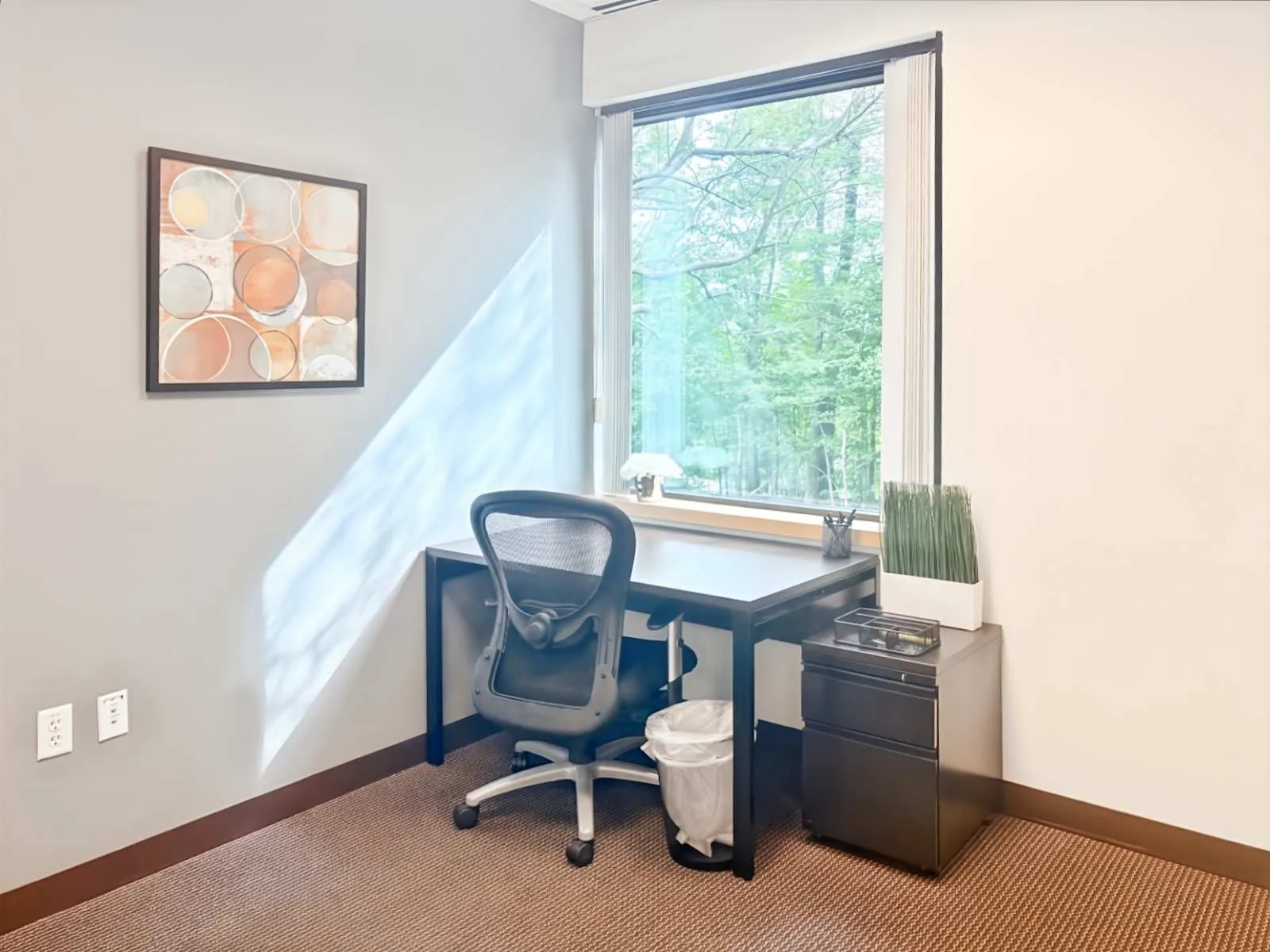 Regus MA, Middleton - Boston North Shore - Middleton, Private office, 1 desk, Middleton, MA