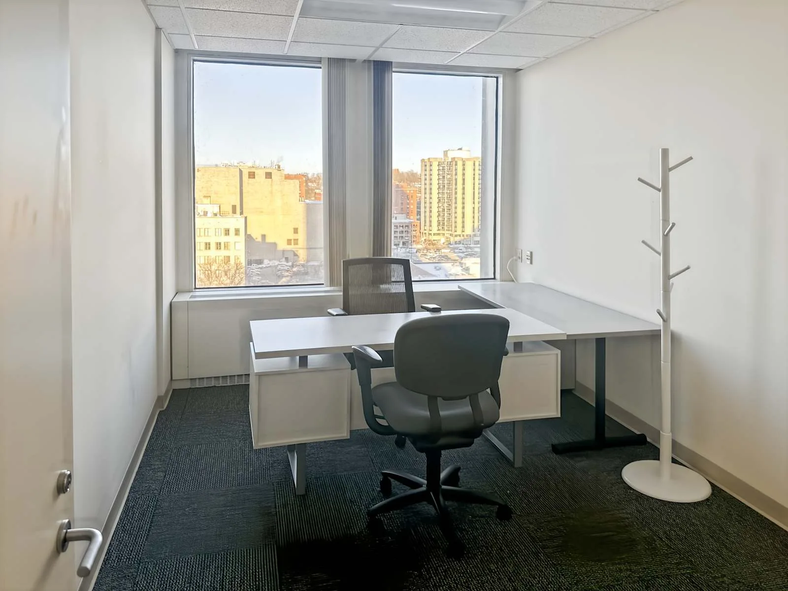 Regus MA, Springfield - Main St, Private office, 2 desks, Springfield, MA