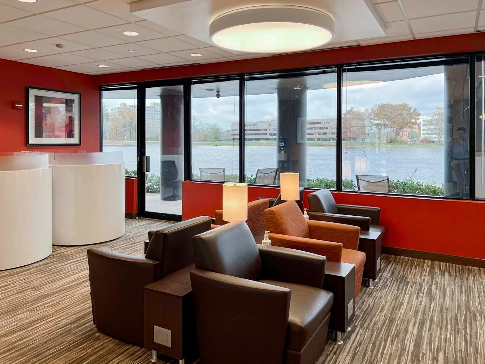 Regus MA, Wakefield – Edgewater Place, Lounge, Wakefield, MA