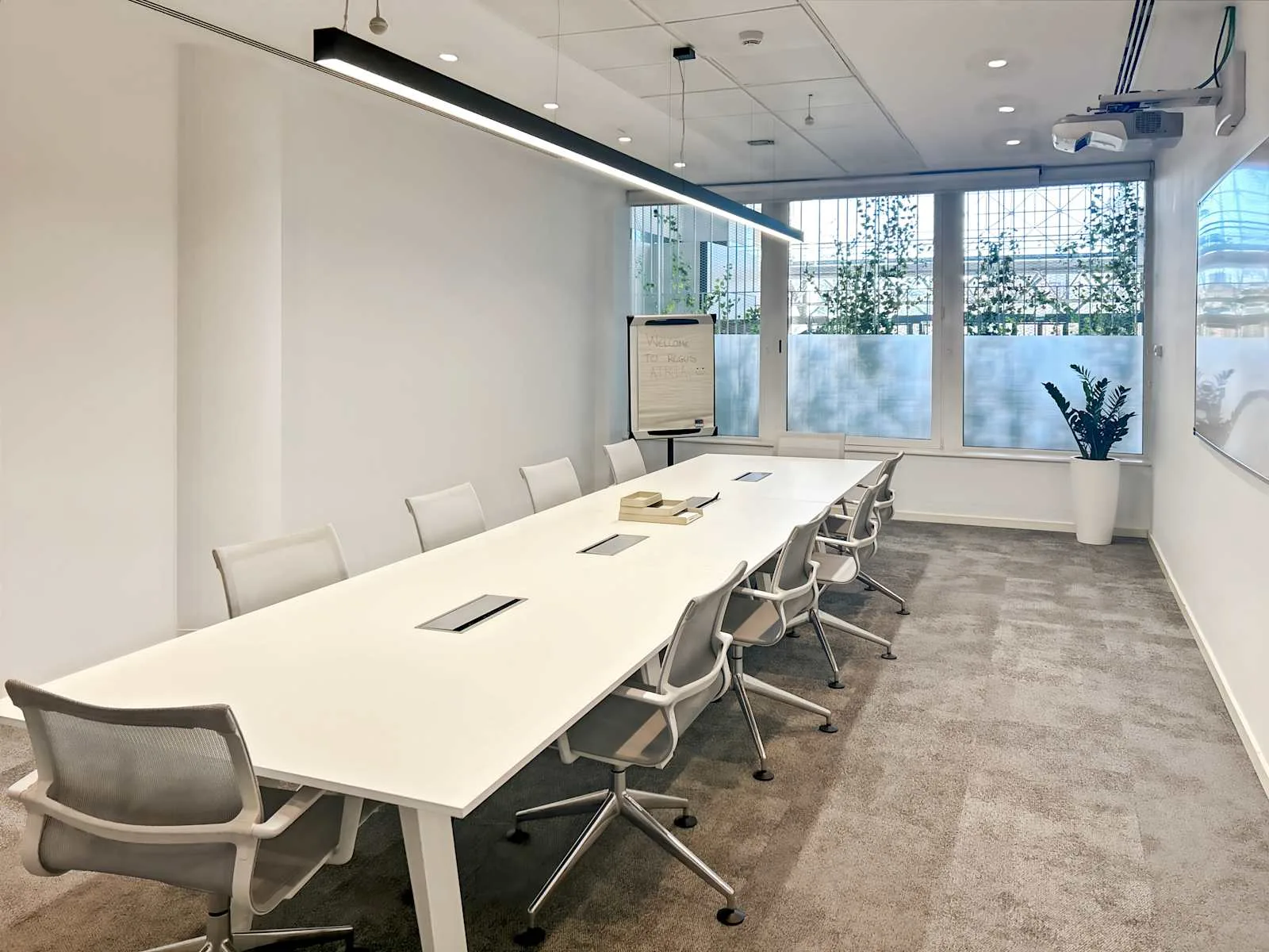 Regus Madrid, Campo de la Naciones Atria, Meeting room for 12 people, Madrid