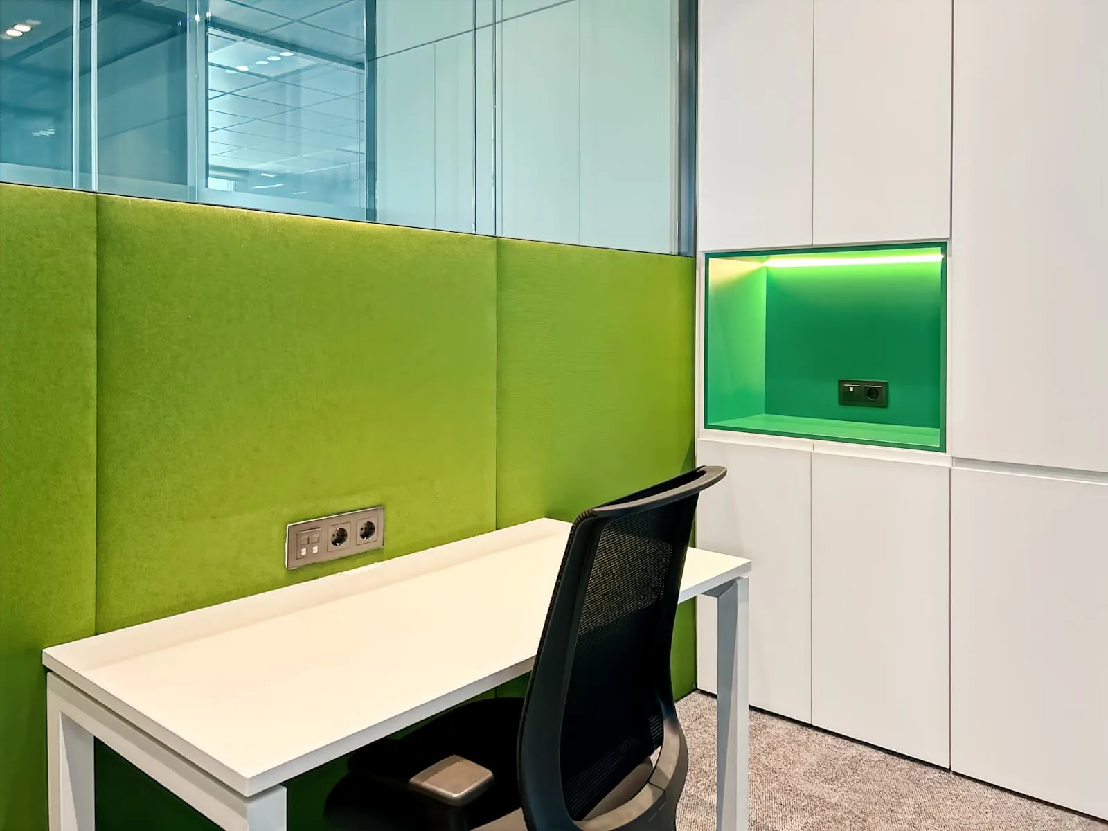Regus Madrid, Campo de la Naciones Atria, Phone booth, Madrid