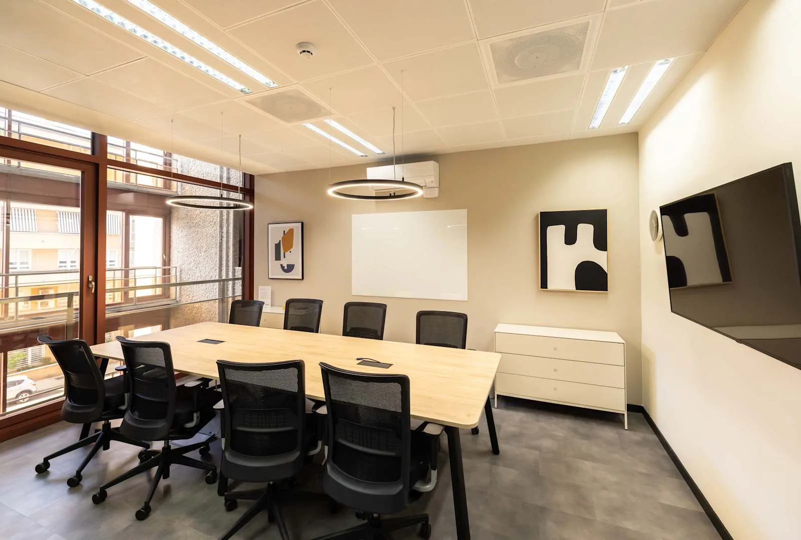 Regus Madrid, Regus Luca de Tena, Meeting room for 8 people, Madrid