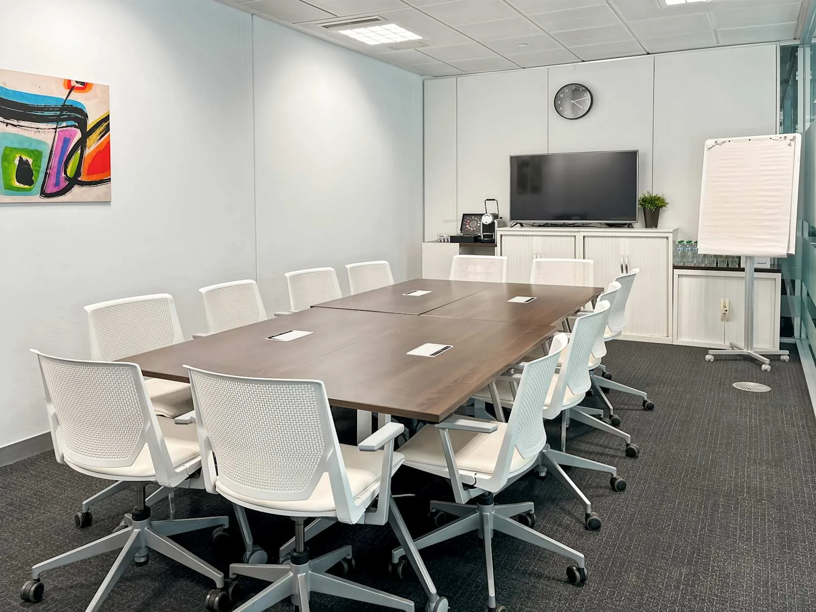 Regus MADRID, Torre de Cristal, Sala de reuniones para 12 personas, Madrid