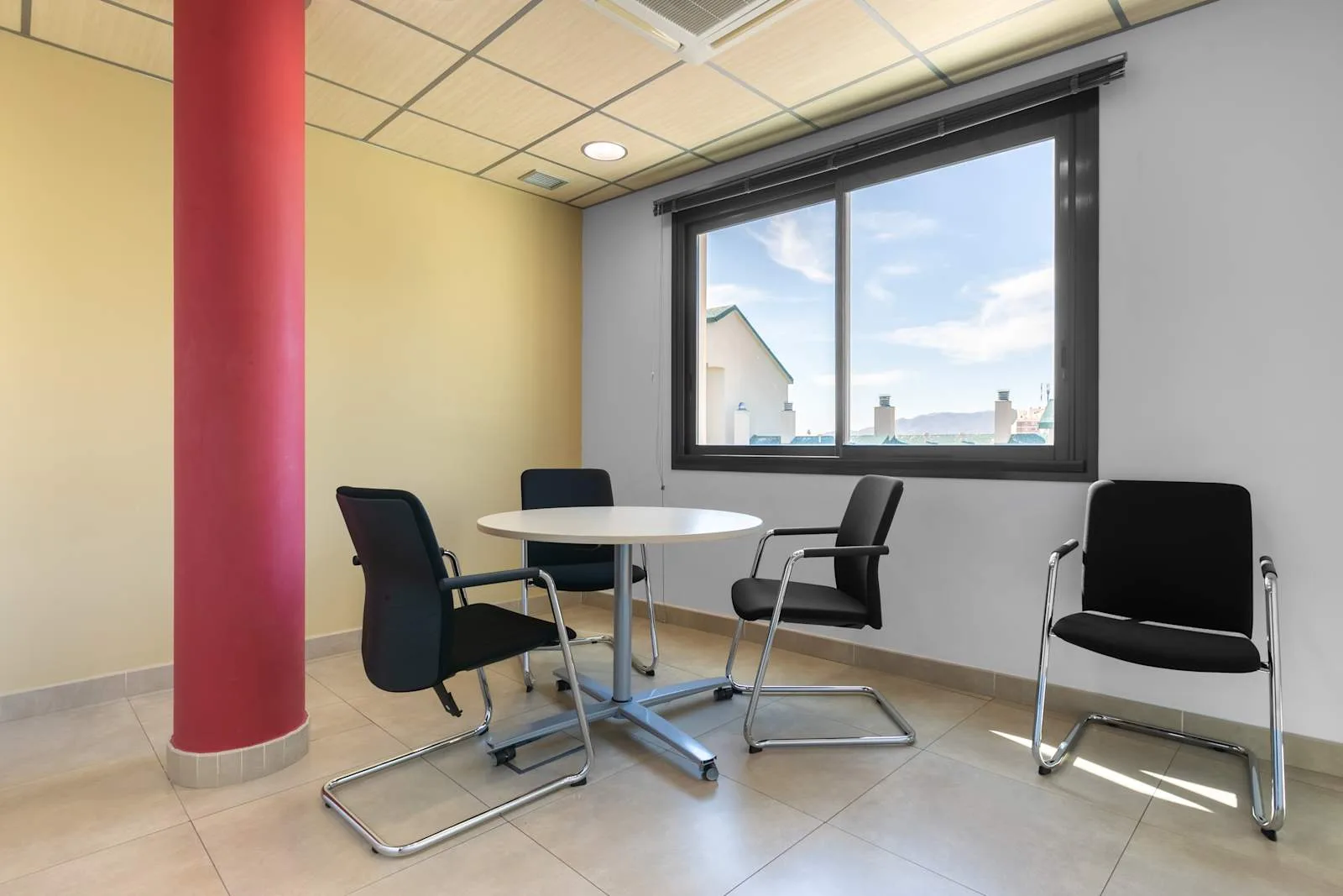 Regus MALAGA, Regus Plaza de La Solidaridad, Sala de reuniões para 3 pessoas, Málaga