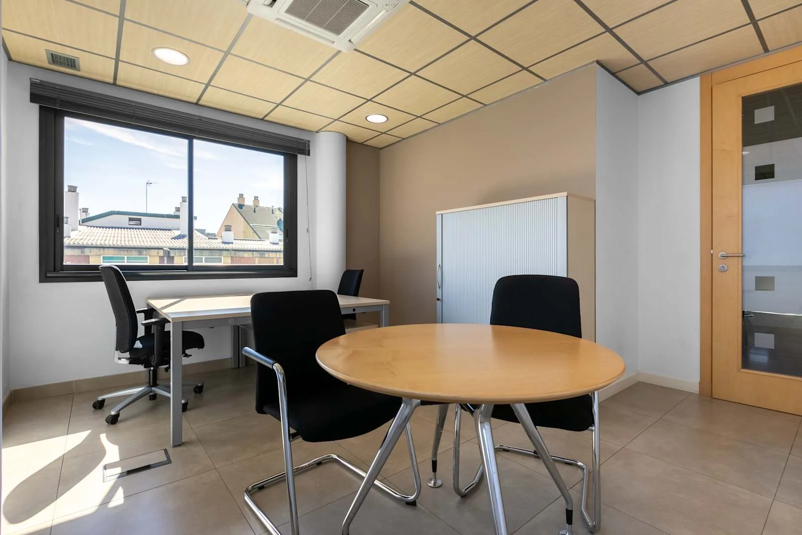 Regus MALAGA, Regus Plaza de La Solidaridad, Escritório privativo com 2 postos, Málaga