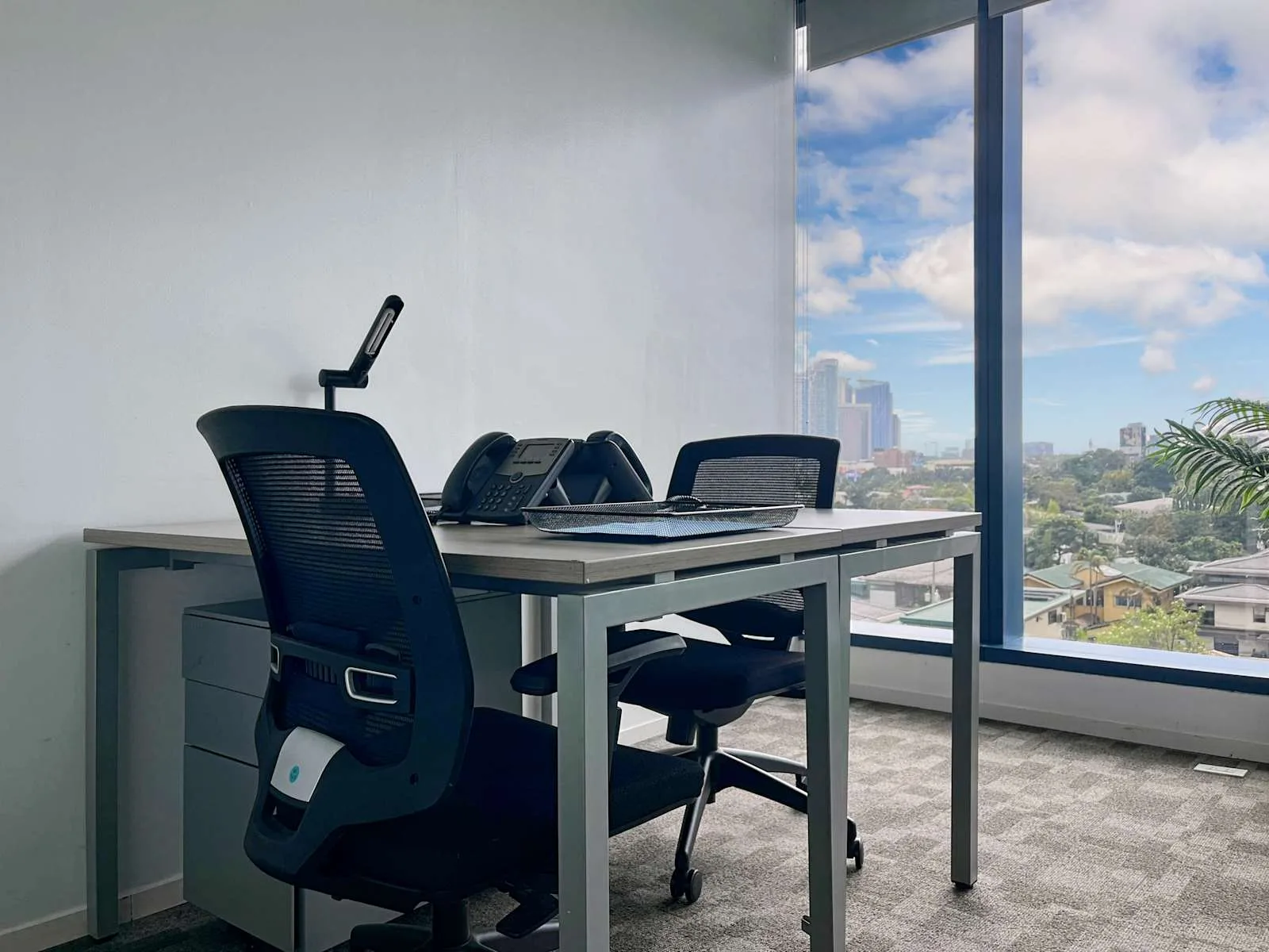 Regus MANILA, 8 Rockwell - Makati City, Private office, 2 desks, Makati City