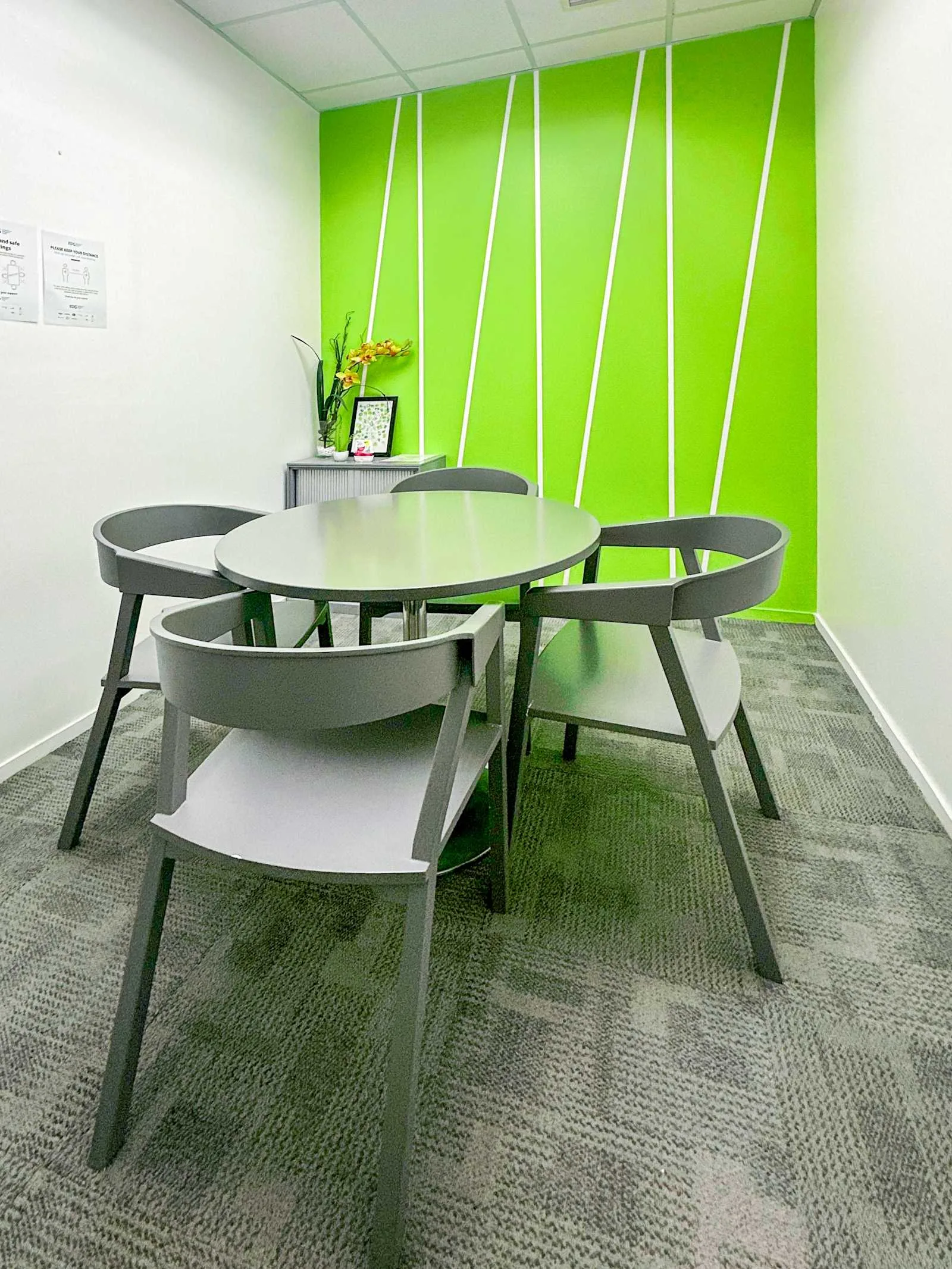Regus MANILA, Filinvest One Building Alabang, Meeting room for 4 people, Muntinlupa