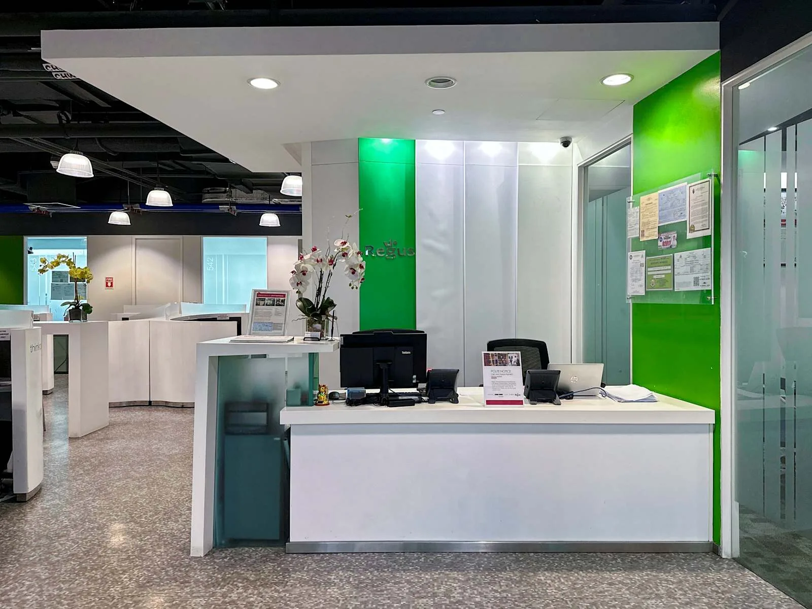 Regus MANILA, Gateway Tower - Quezon City、前台、奎松市