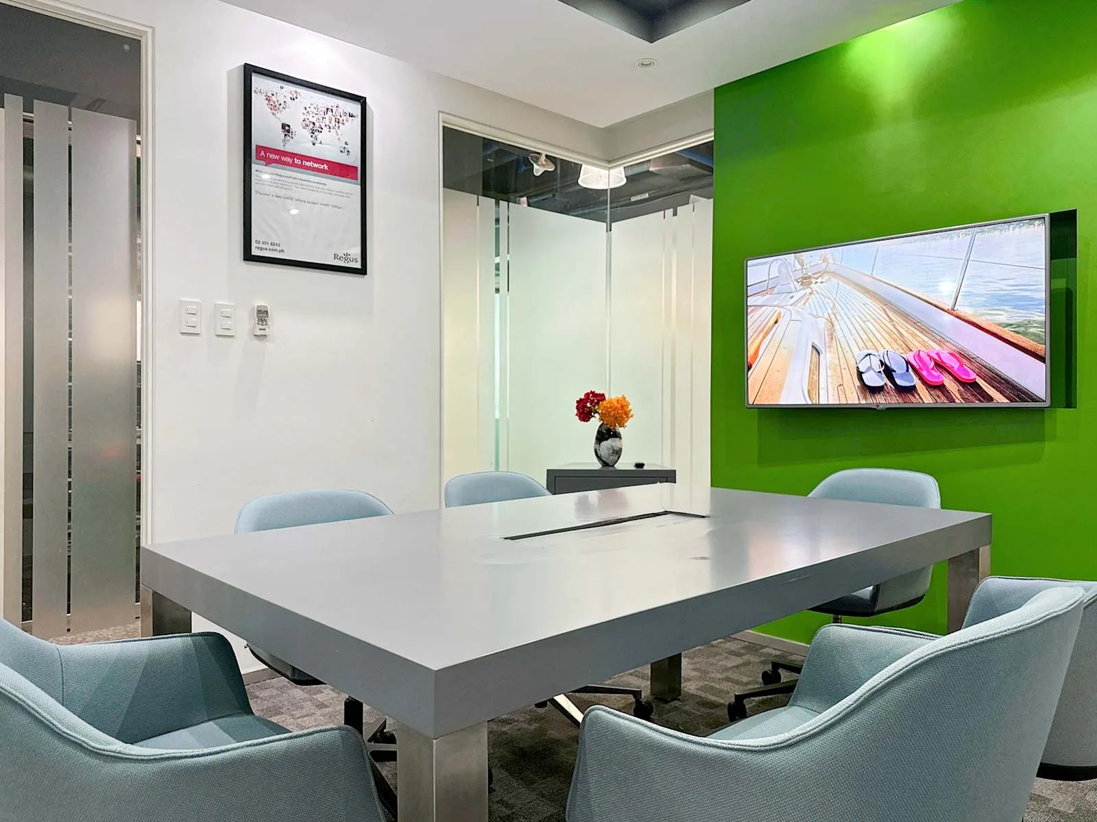 Regus MANILA, Gateway Tower - Quezon City、6人会议室、奎松市